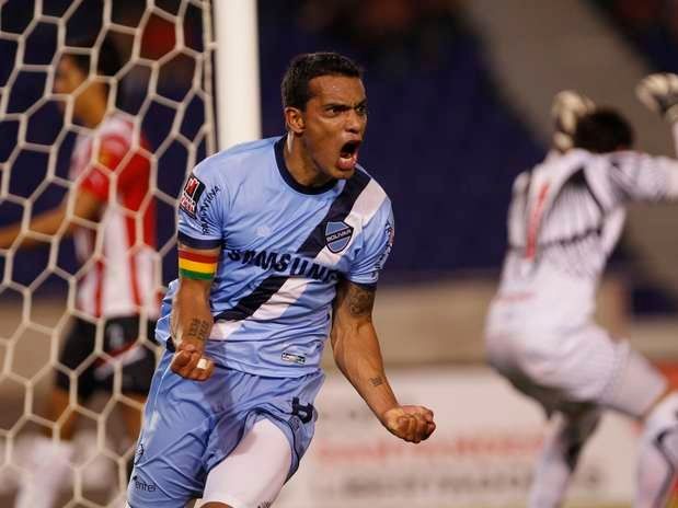 William Ferreira marca ante el Junior