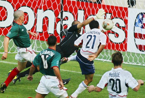 Óscar Perez con México en el Mundial del 2002