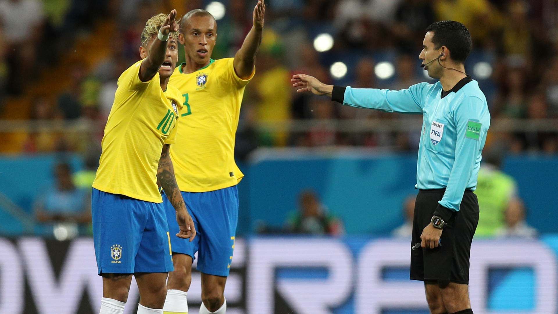 2018-06-18-brazil-miranda-neymar