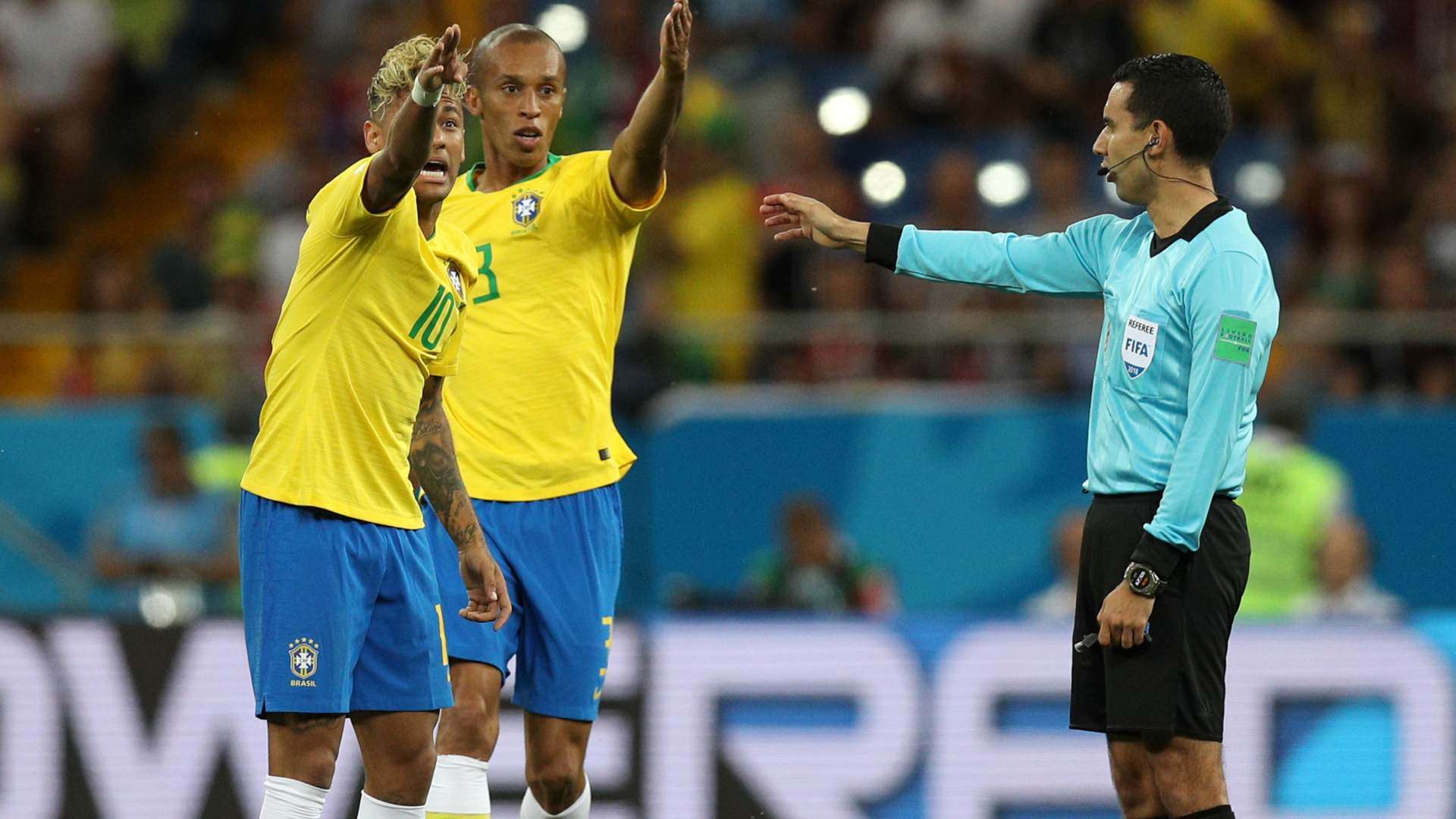 2018-06-18-brazil-miranda-neymar