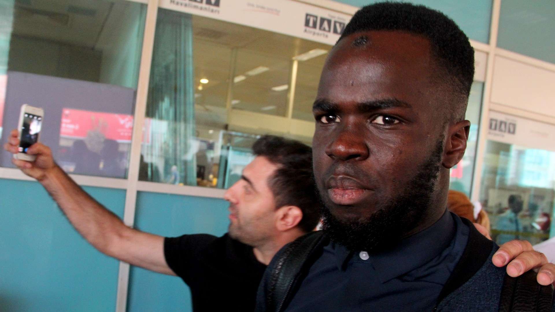 Cheick Tiote at Istanbul airport