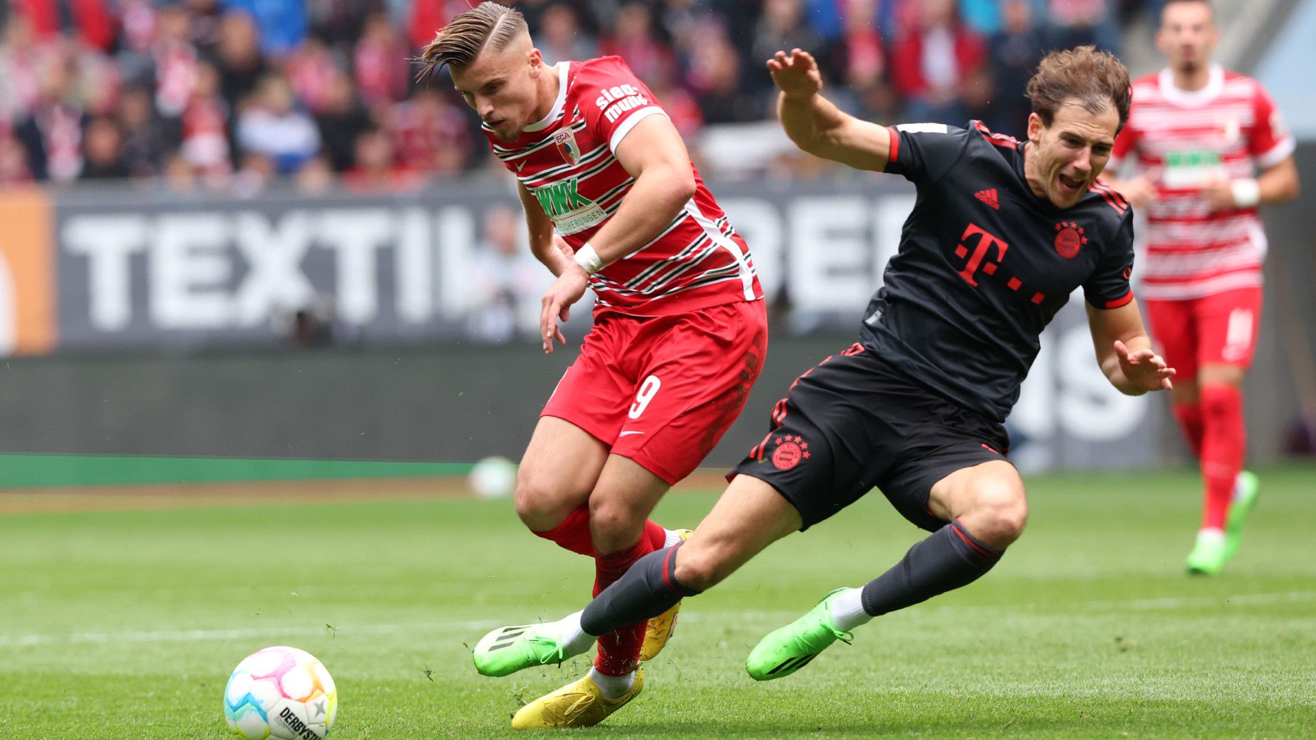 ERMEDIN DEMIROVIC AUGSBURG LEON GORETZKA BAYERN MÜNCHEN BUNDESLIGA 17092022