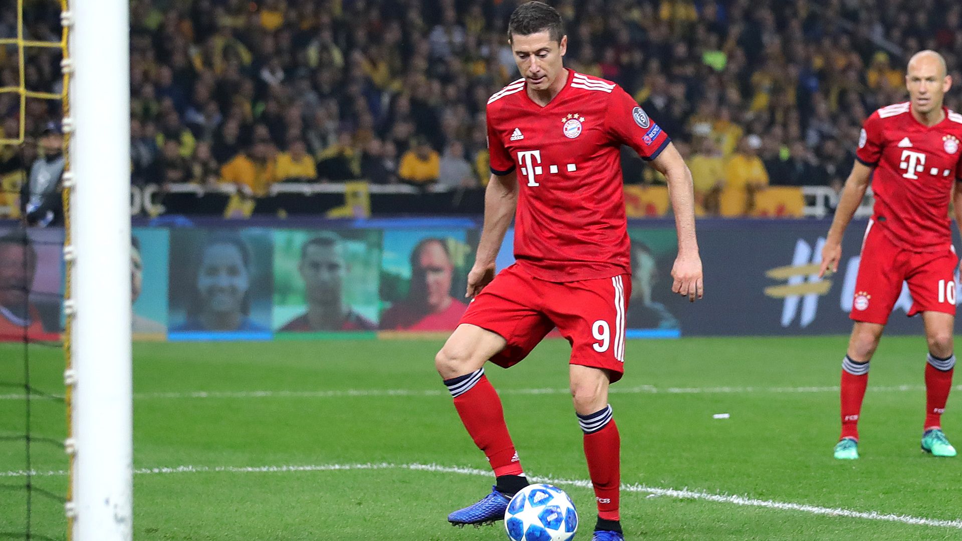 Robert Lewandowski AEK Bayern