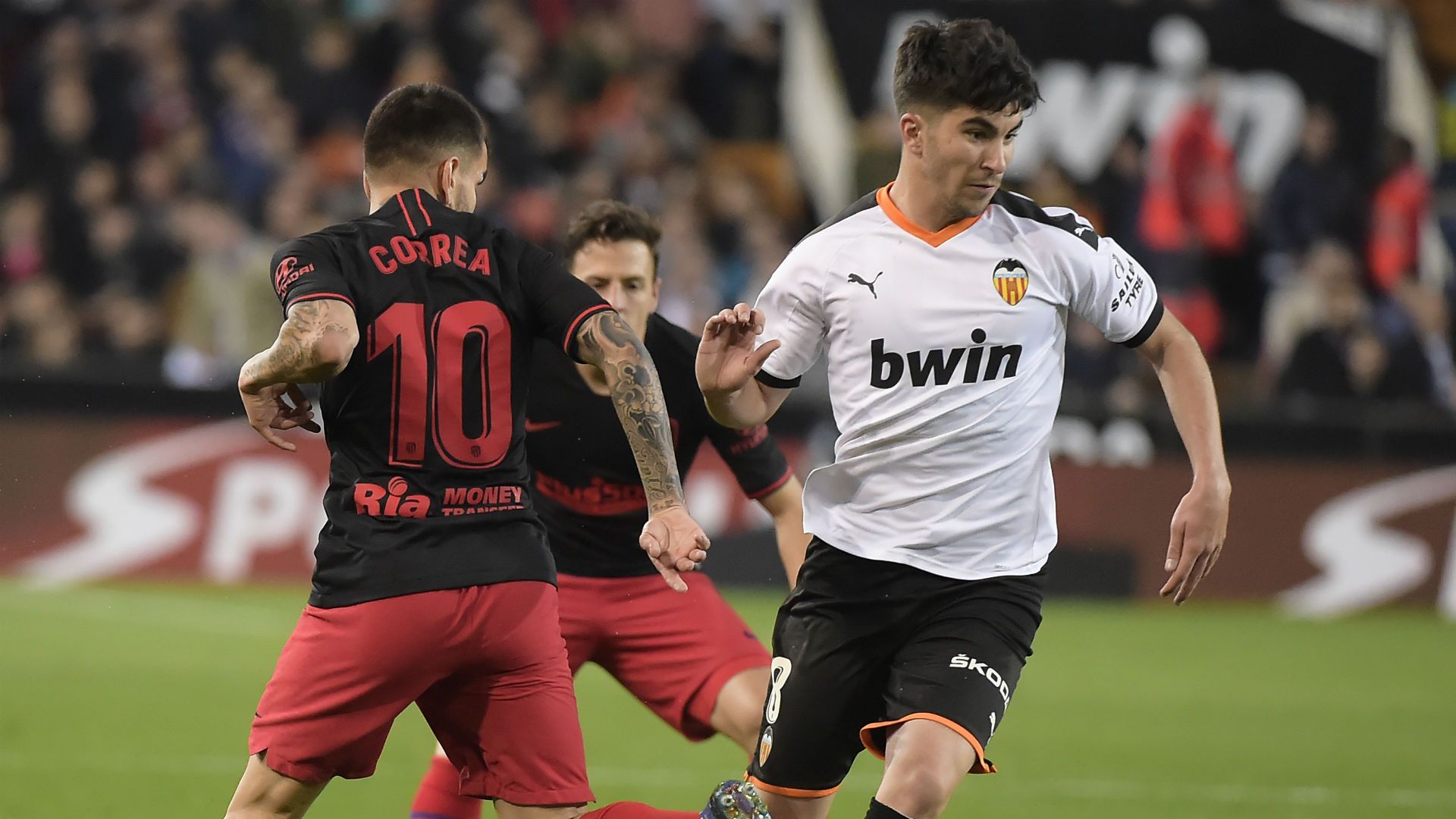 Angel Correa Carlos Soler Valencia Atletico Madrid LaLiga