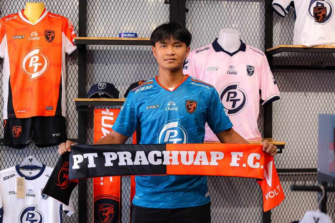 ยศกร บูรพา