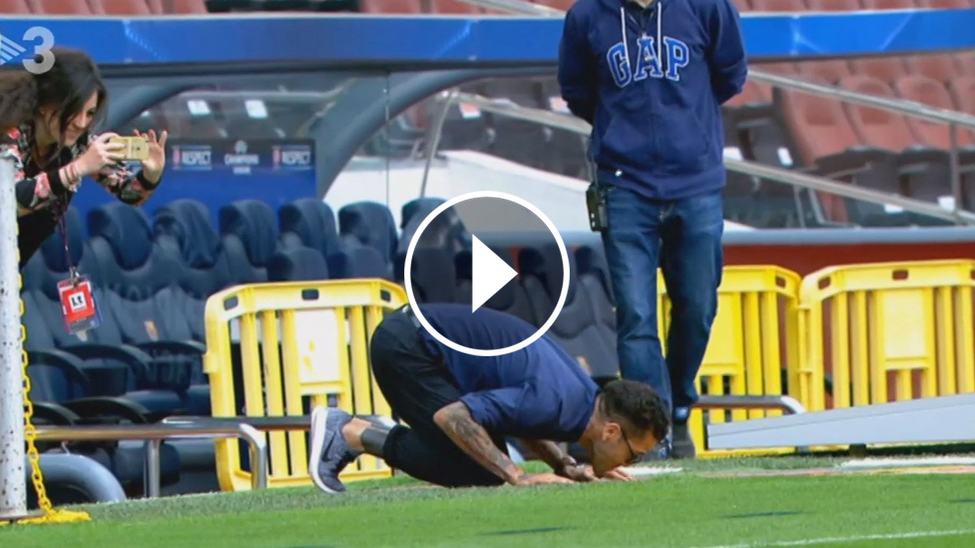 GFX VID Dani Alves Camp Nou