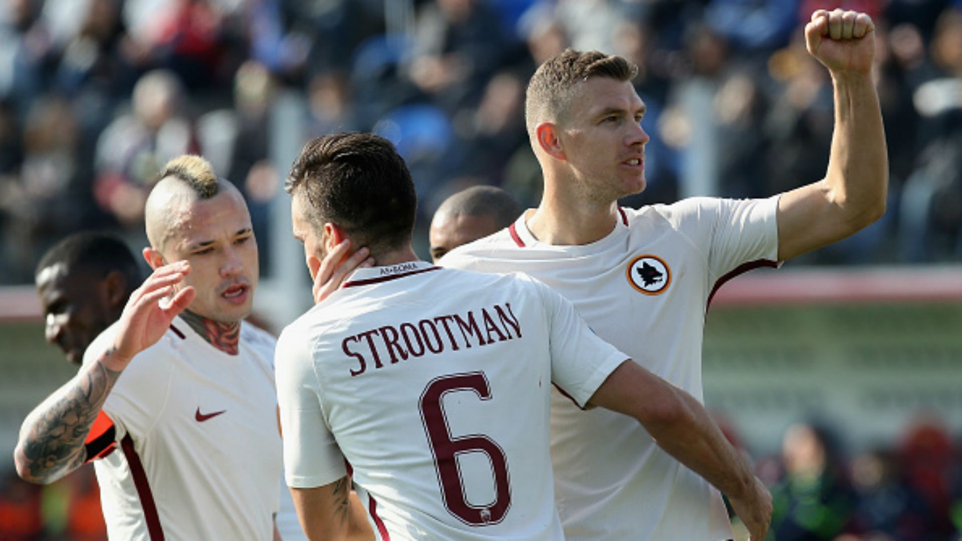 Edin Dzeko Kevin Strootman Crotone Roma Serie A
