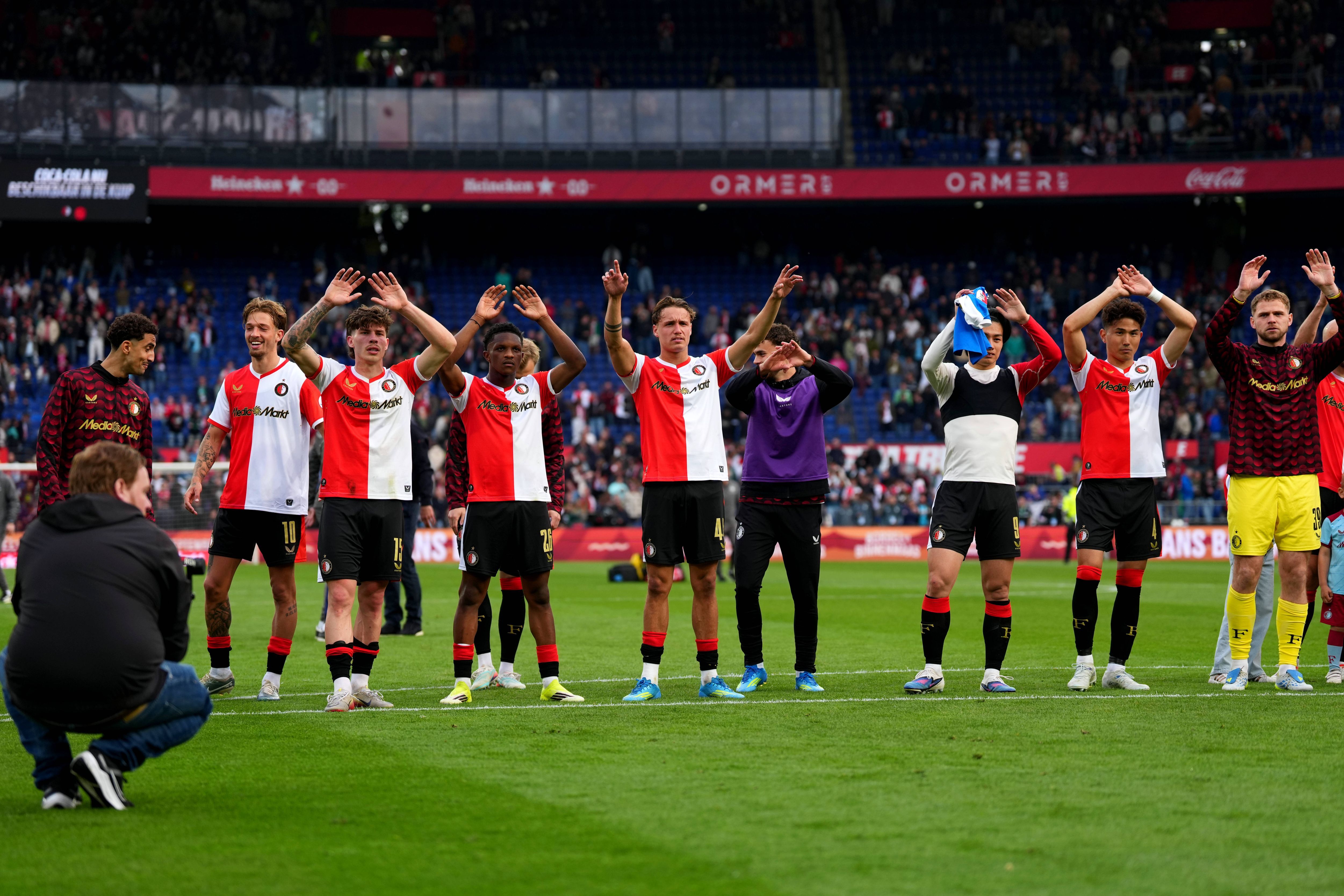 Eredivisie: Feyenoord Rotterdam v AZ Alkmaar Rotterdam - Oussama Targhalline of Feyenoord Rotterdam, Luciano Valente of Feyenoord Rotterdam, Jordan Bos of Feyenoord Rotterdam, Givairo Read of Feyenoord Rotterdam, Tobias van den Elshout of Feyenoord Rotterdam, Ayase Ueda of Feyenoord Rotterdam, Tsuyoshi Watanabe of Feyenoord Rotterdam, Goalkeeper Liam Bossin of Feyenoord Rotterdam during the 33rd competition round of the 2025 2026 Eredivisie season. The match is set between Feyenoord Rotterdam and AZ Alkmaar at De Kuip on 10 May 2026 in Rotterdam, The Netherlands. Copyright: xYannickxVerhoevenx