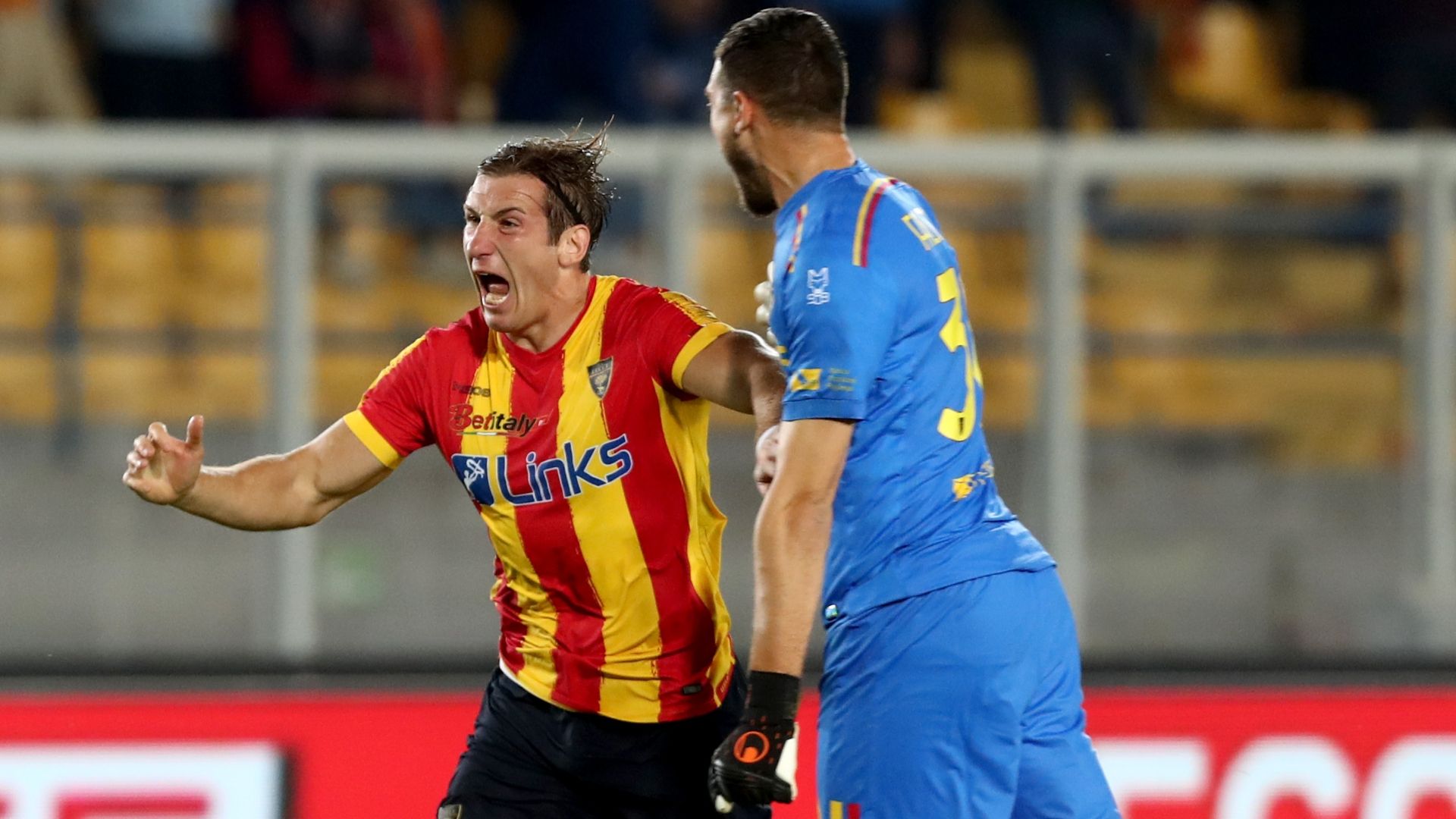 Baschirotto Lecce celebrating Atalanta Serie A