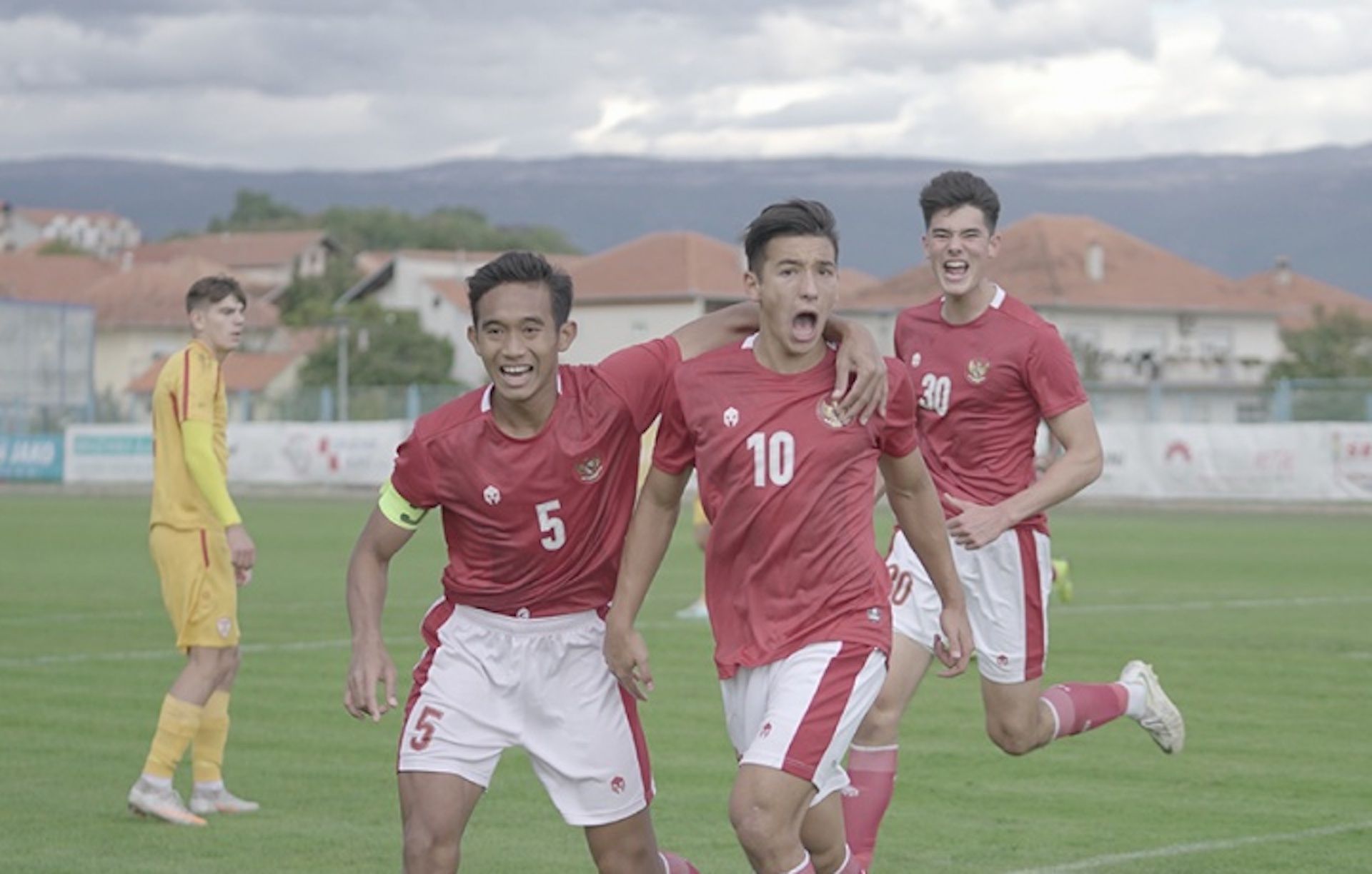 Rizky Ridho - Jack Brown - Timnas Indonesia U-19