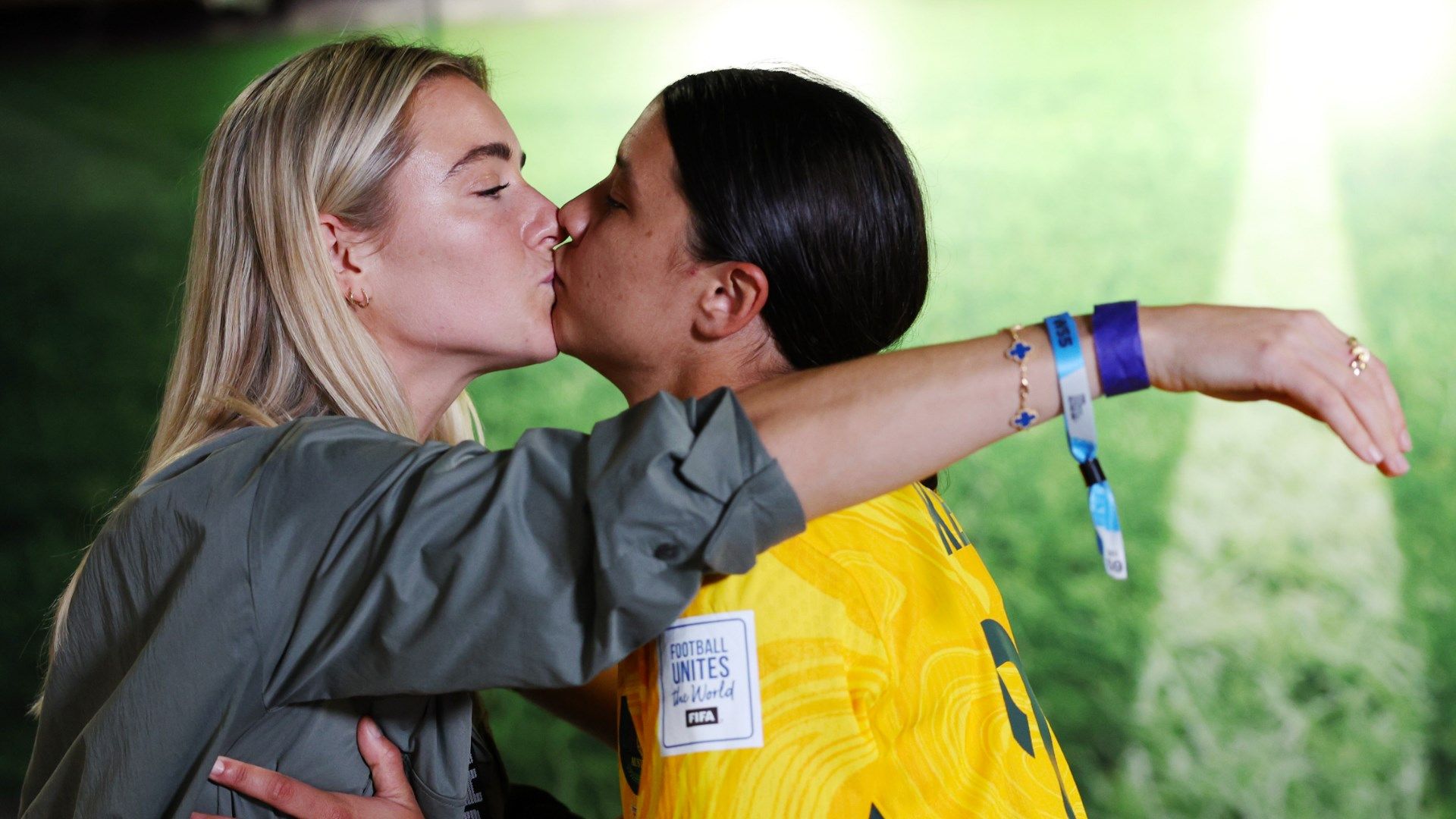 Sam Kerr Kristie Mewis 