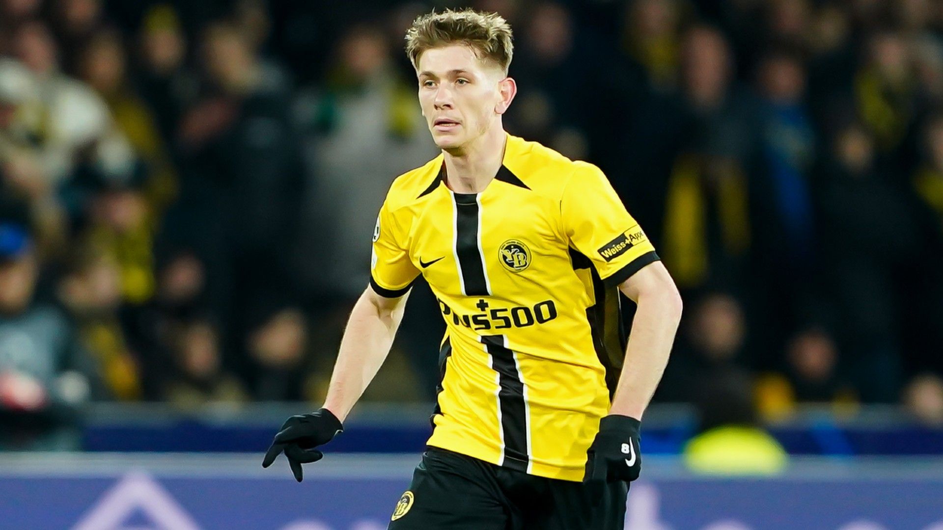  Lukasz Lakomy of Young Boys controls the ball 