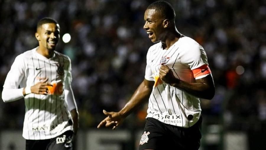 Xavier comemora depois de abrir o placar para o Corinthians no duelo contra o Fluminense-PI pela Copa São Paulo