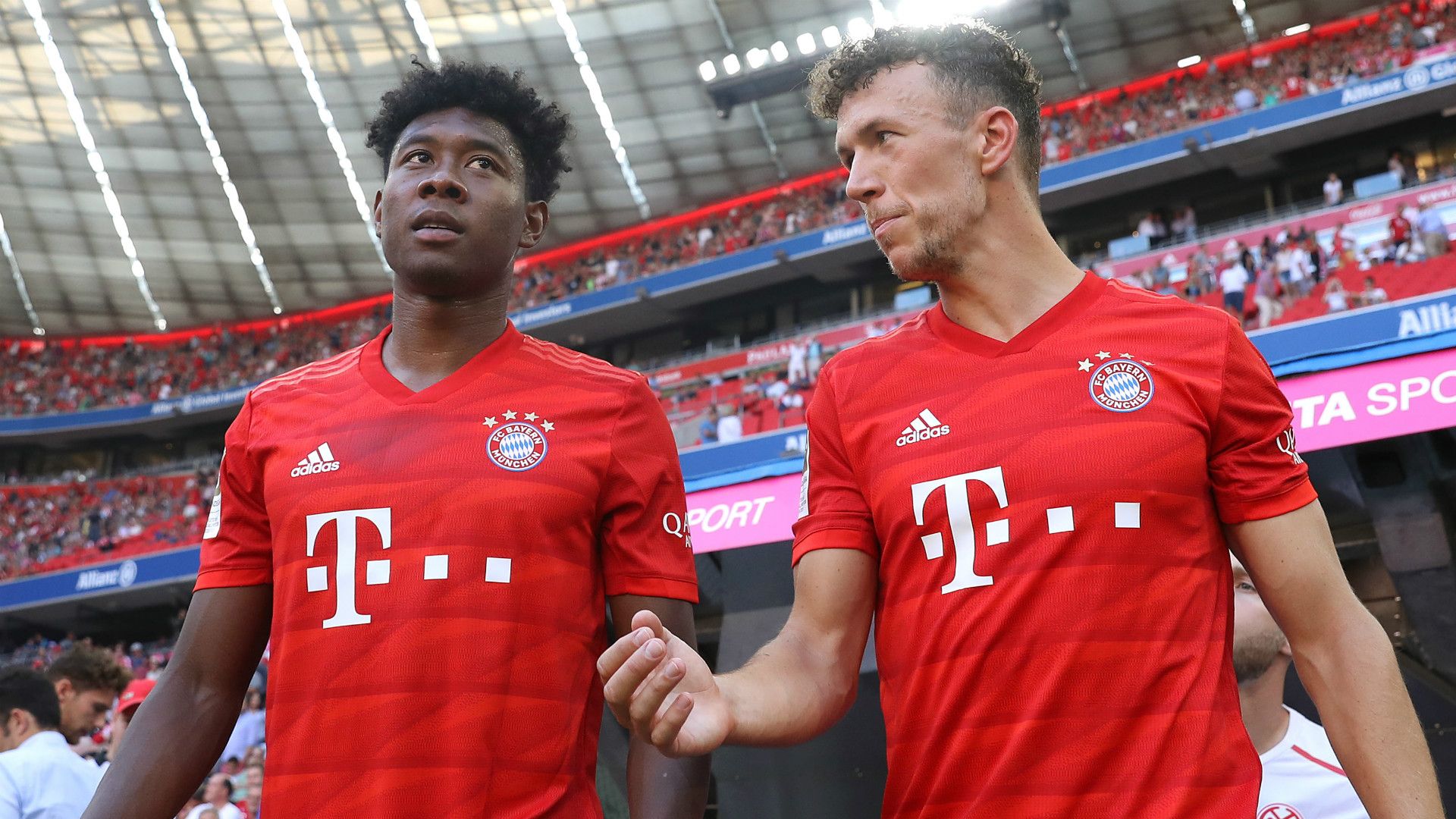 DAVID ALABA IVAN PERISIC BAYERN MÜNCHEN BUNDESLIGA 31082019