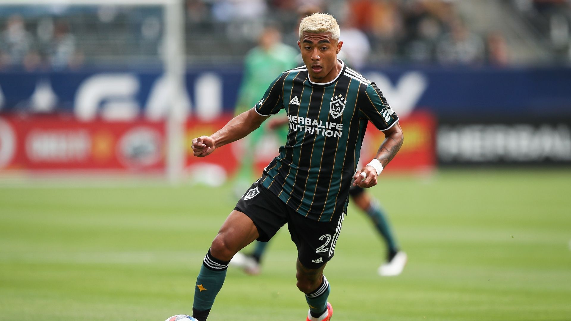 Julián Araujo LA Galaxy