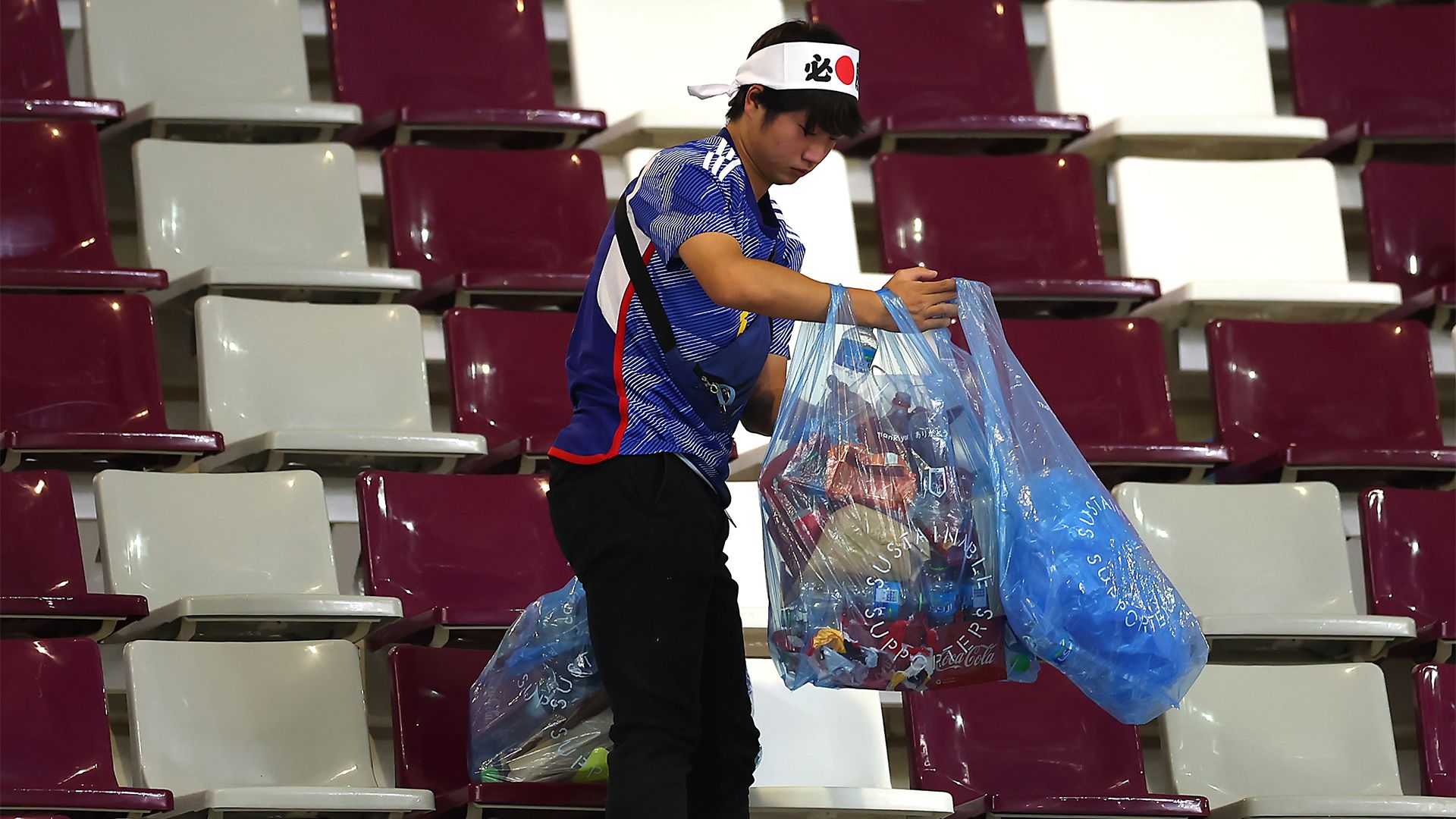 Japan fan Qatar 3