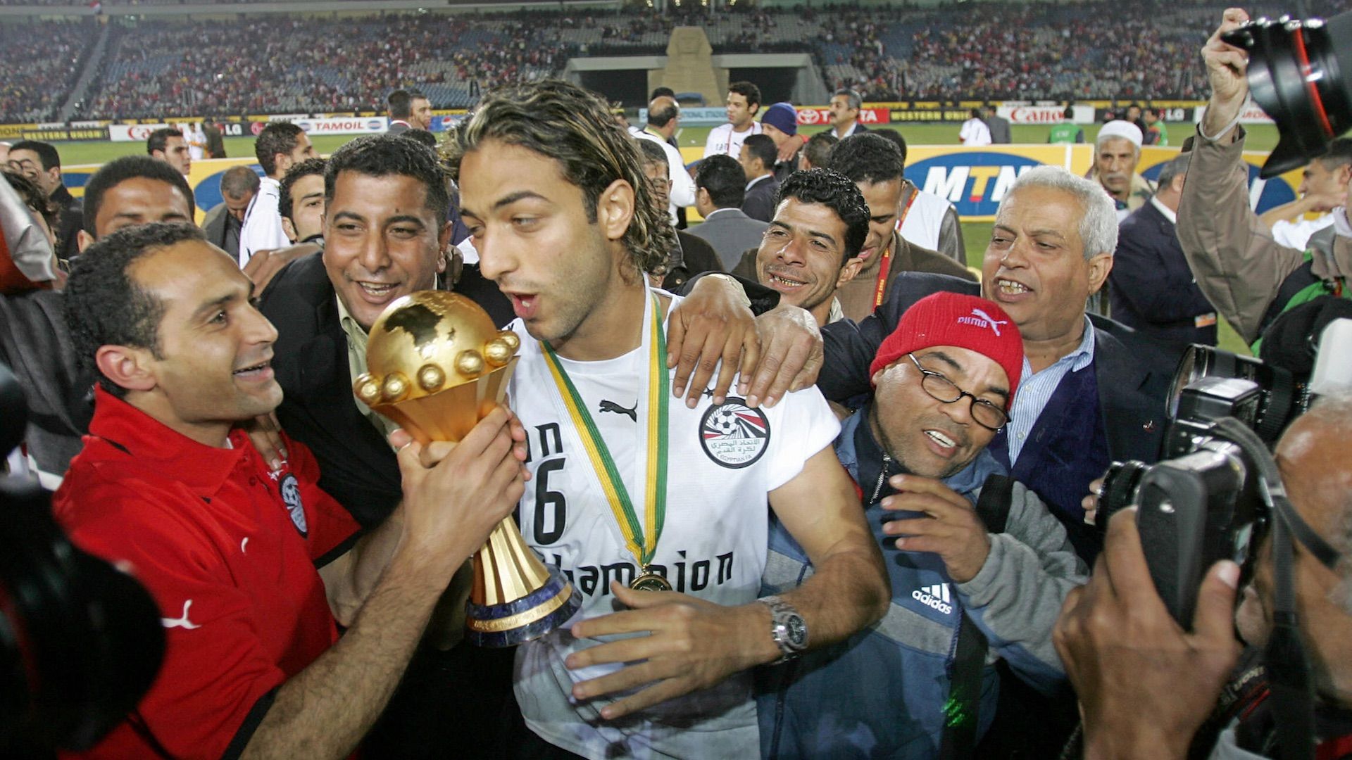 Egypt's Mido and the Africa Cup of Nations trophy, 2006