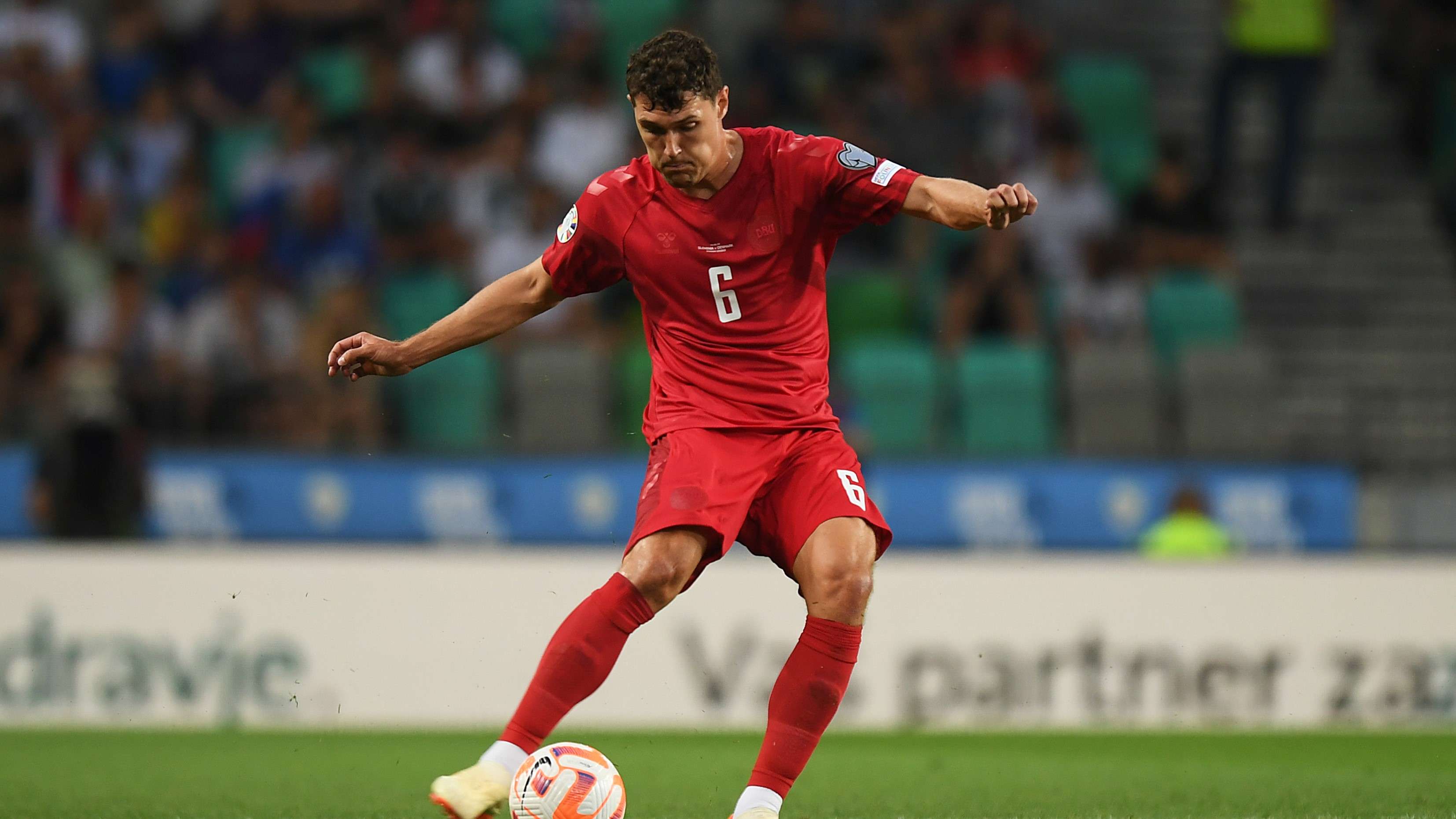 Cầu thủ duy nhất chuyền chính xác 100% trong lịch sử EURO 1 Trận đấu hoàn hảo của Andreas Christensen! Hậu vệ Barcelona vượt qua Toni  Kroos để lập kỷ lục tại Euro | Goal.com Việt Nam
