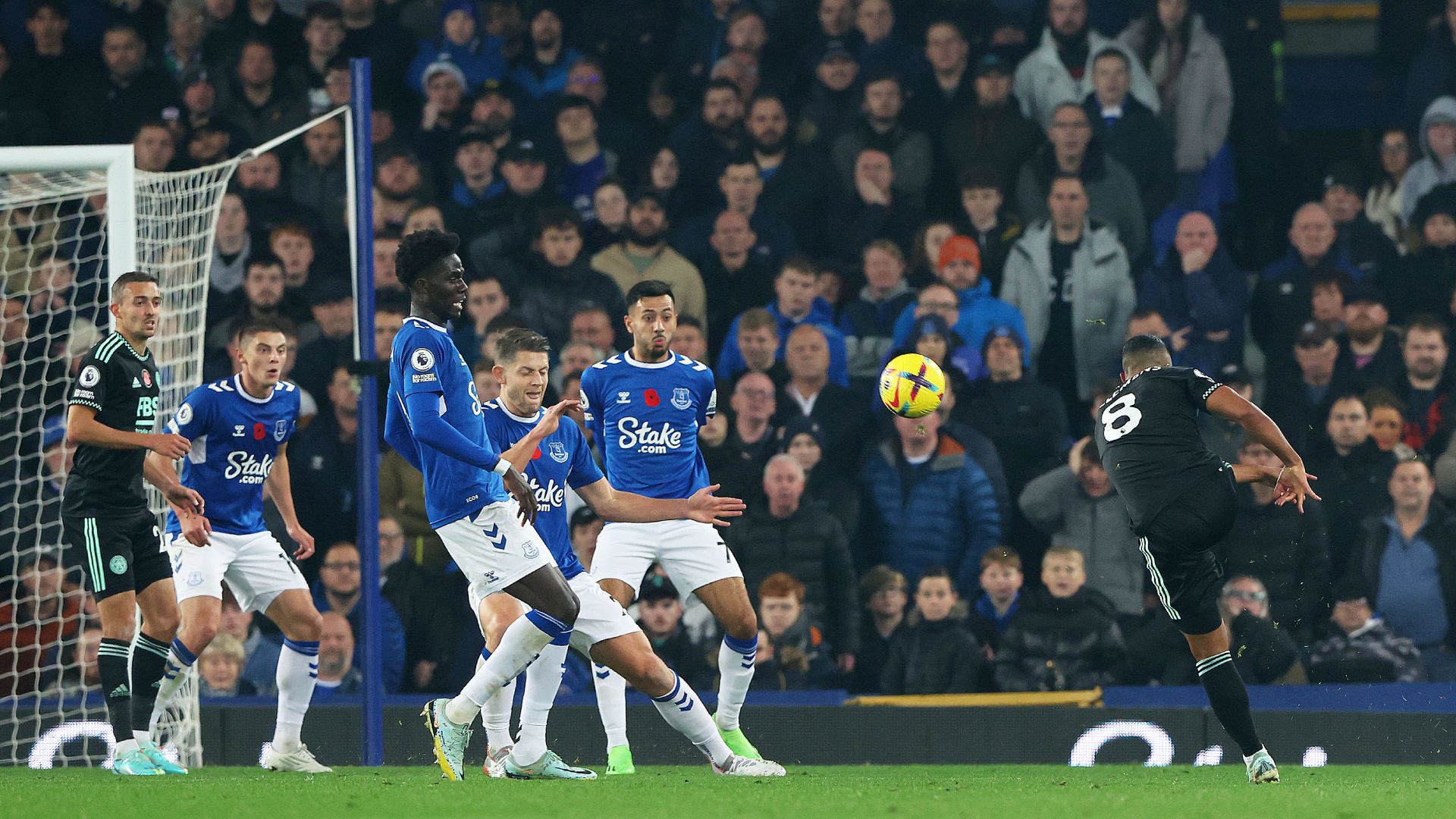 Everton Leicester But reprise de volée Youri Tielemans