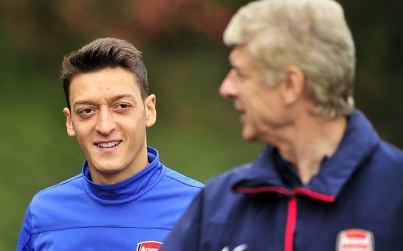 MESUT OZIL ARSENE WENGER ARSENAL