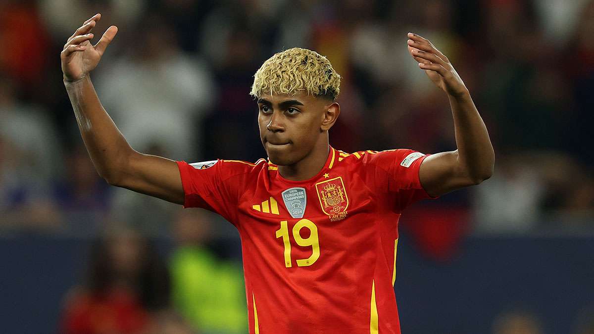 Lo siento mucho' - Pep Guardiola se disculpa con Lamine Yamal mientras explica por qué el prodigio del Barcelona no puede ser comparado con Lionel Messi | Goal.com Argentina