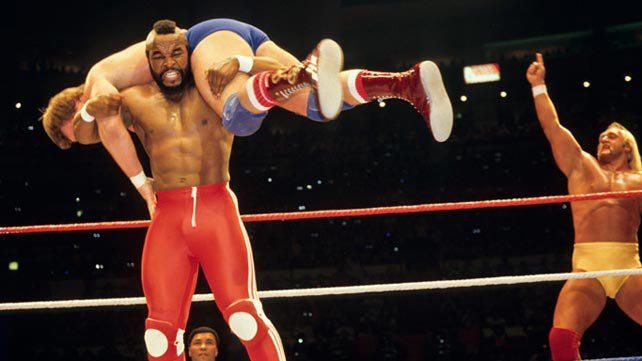 Mr t squares up with hulk hogan at wrestlemania 1