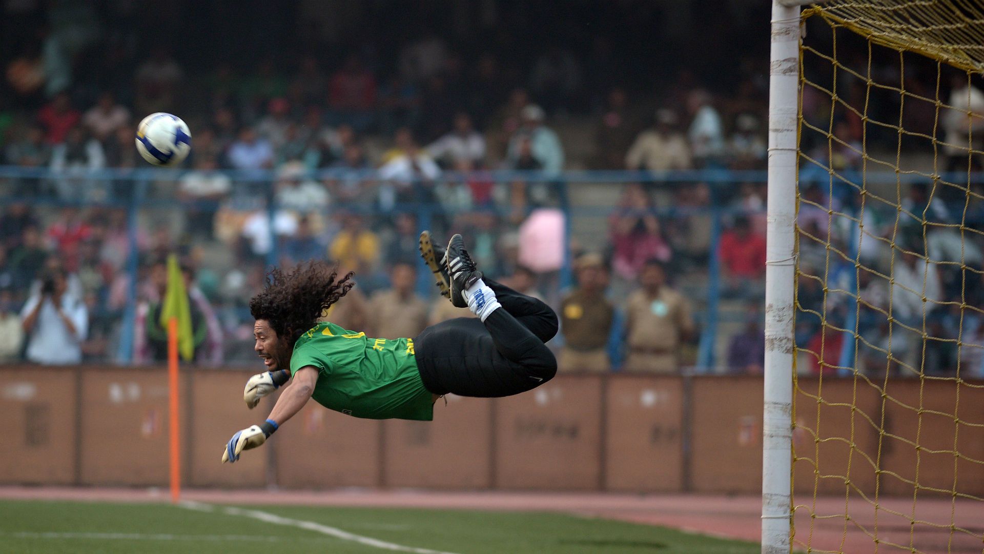 René Higuita Amistoso Internacional Brasil vs India 08122012