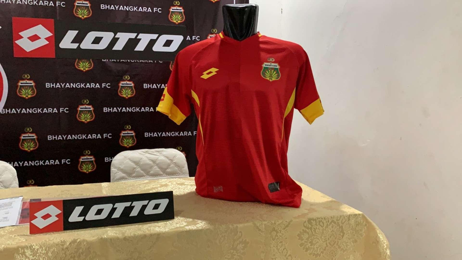 Jersey Bhayangkara FC 2019 - Lotto