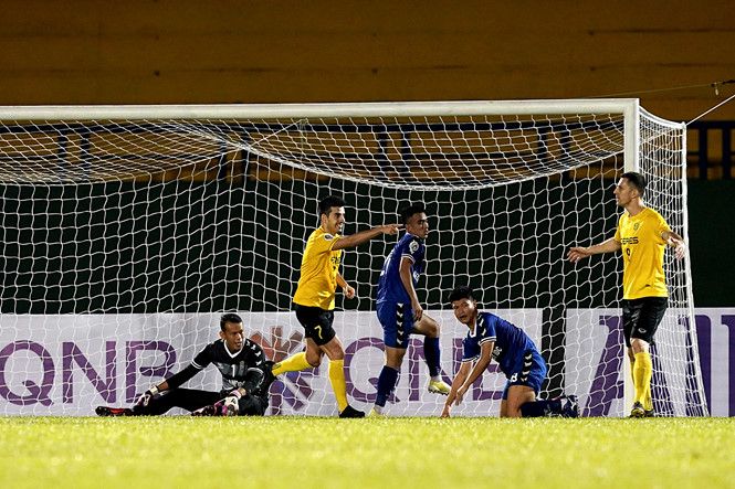 Bùi Tấn Trường Becamex Bình Dương AFC Cup