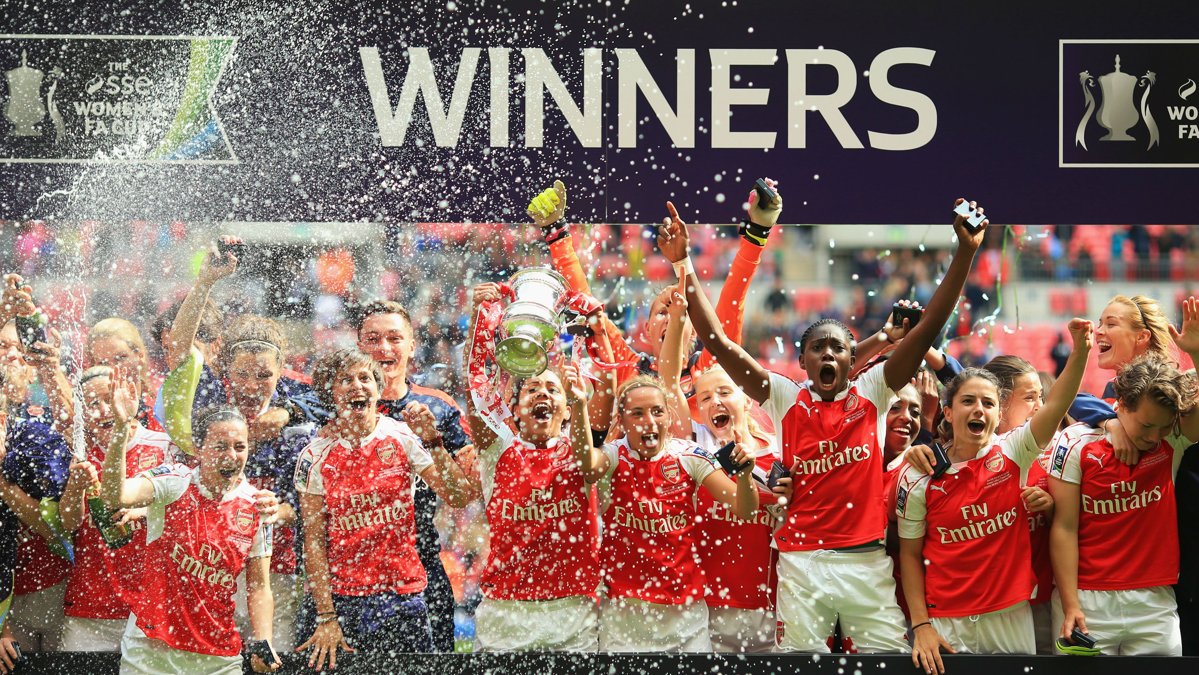 Arsenal Ladies lift FA Cup