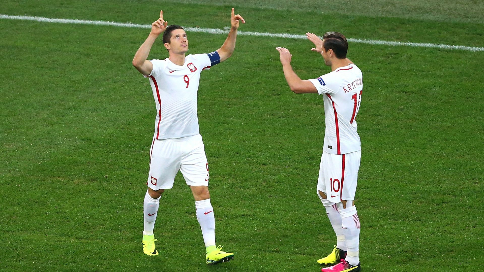 Poland Portugal UEFA EURO Robert Lewandowski 06302016