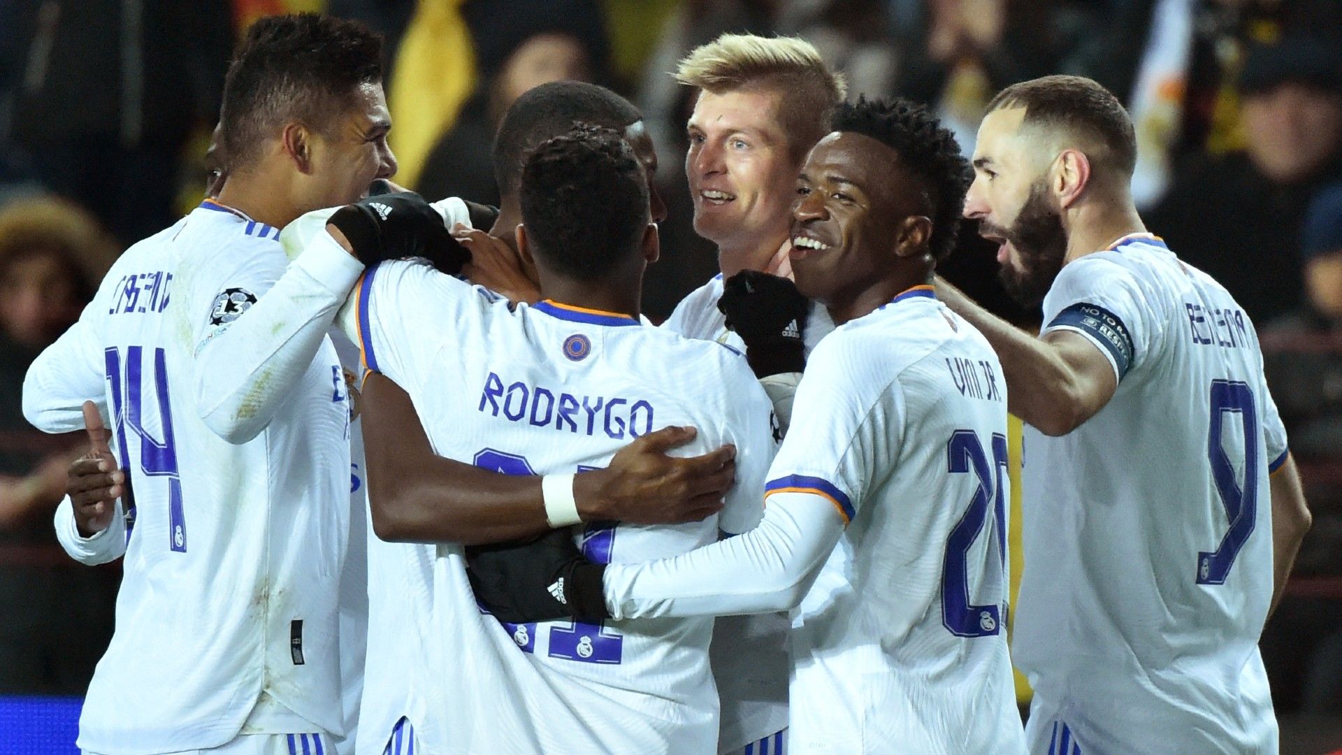 Real Madrid celebrate 2021-22