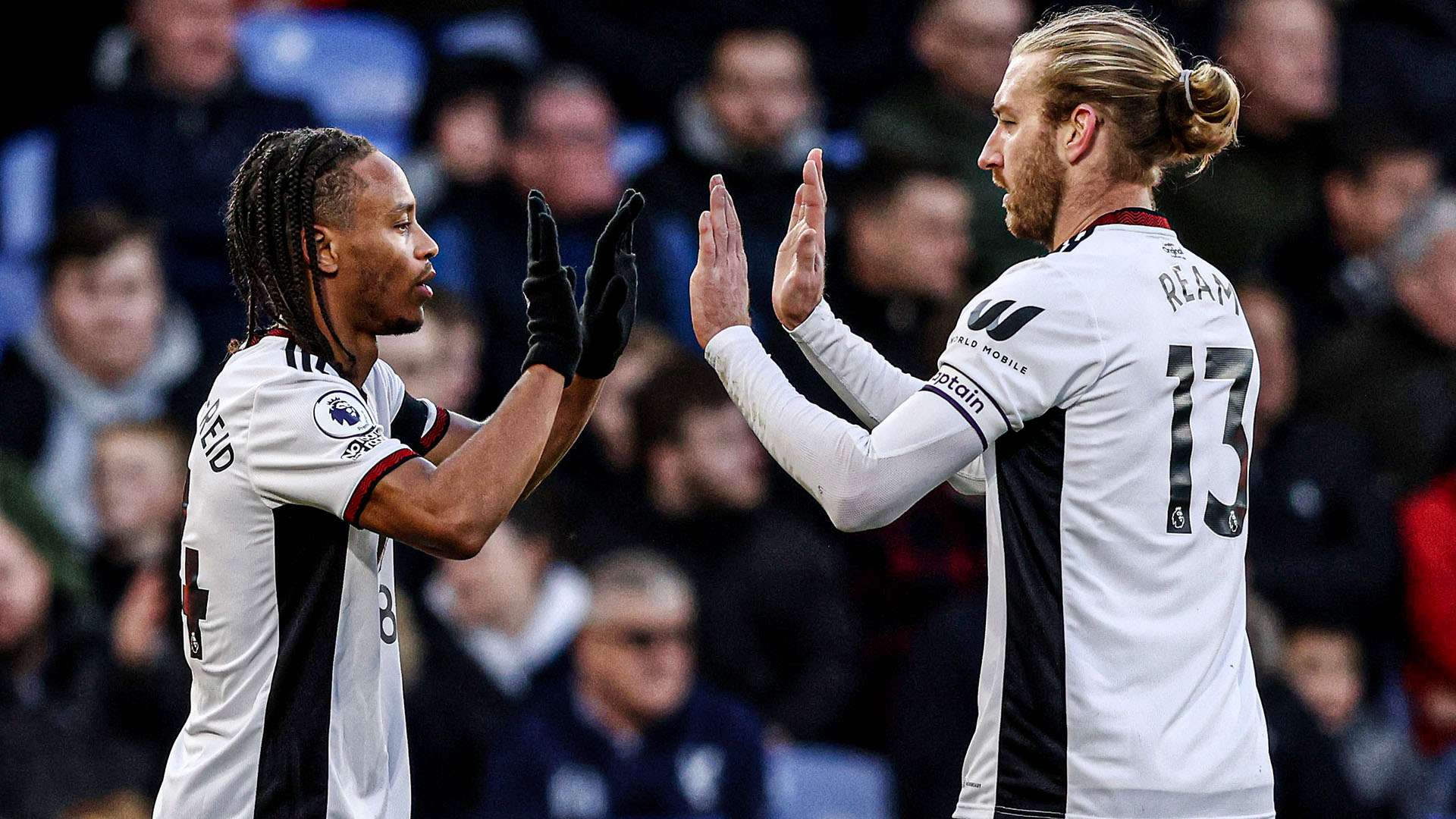 Tim Ream high-five Fulham 2022-23