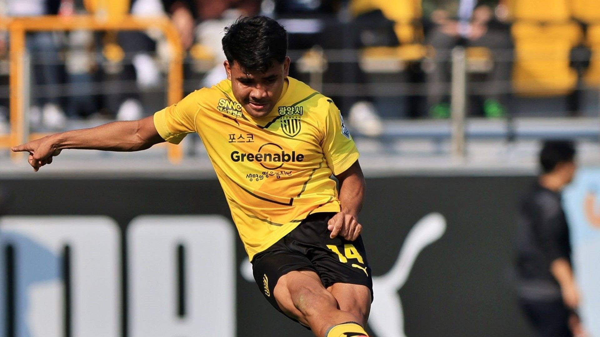 Asnawi Mangkualam Bahar - Jeonnam Dragons