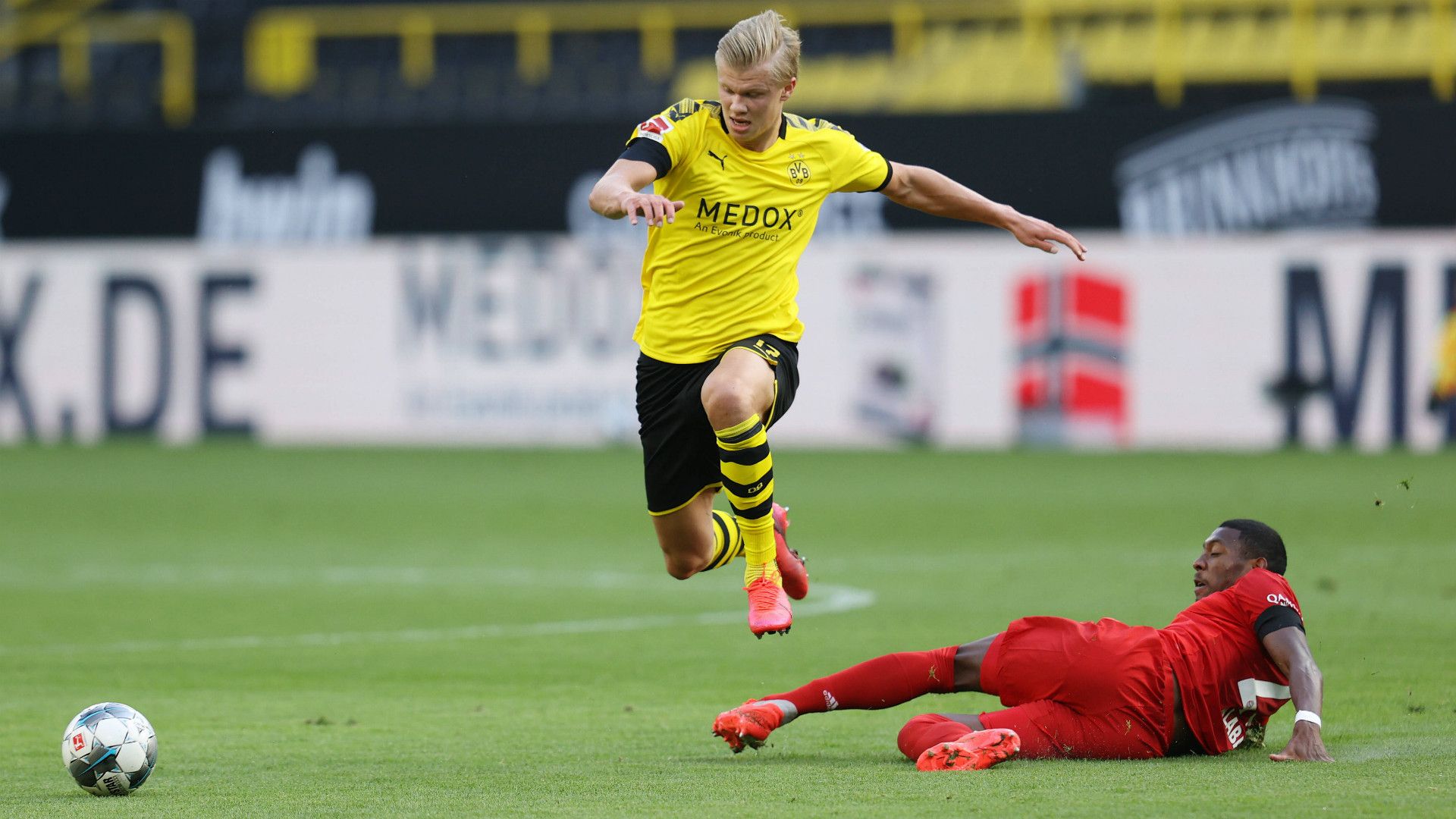 GERMANY ONLY: ERLING HAALAND BORUSSIA DORTMUND DAVID ALABA BAYERN MÜNCHEN BUNDESLIGA 26052020