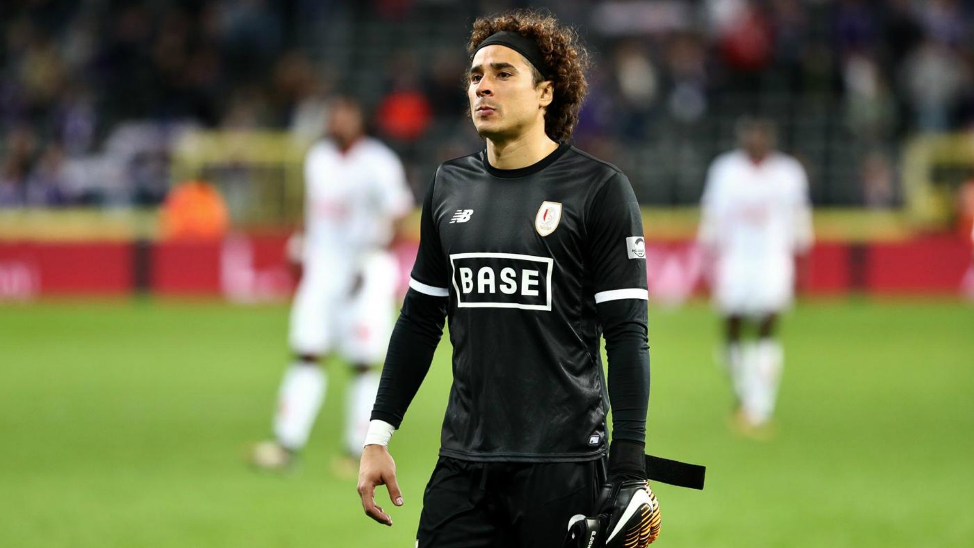 Guillermo Ochoa Standard