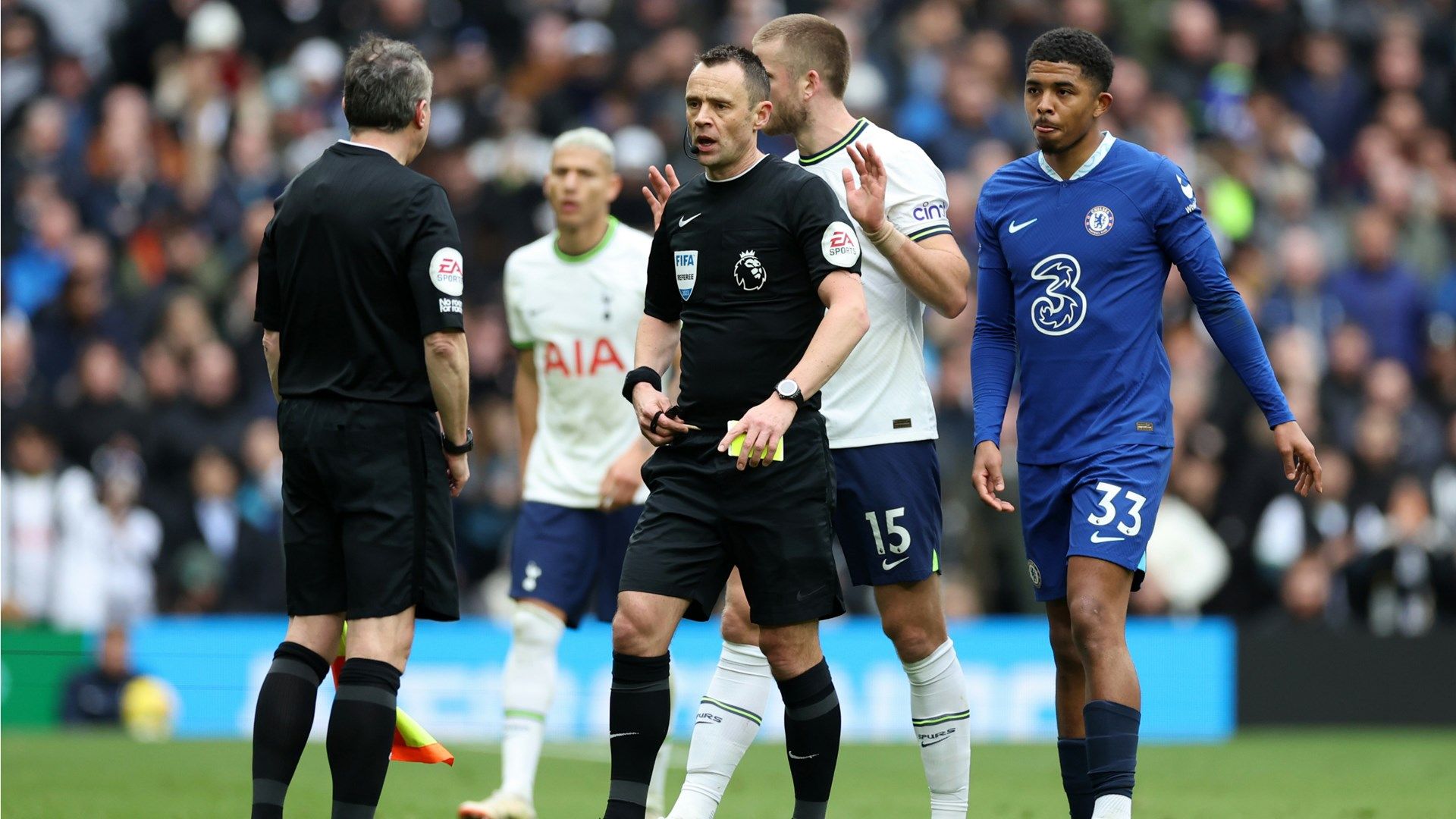 Stuart Attwell Tottenham Chelsea 2022-23