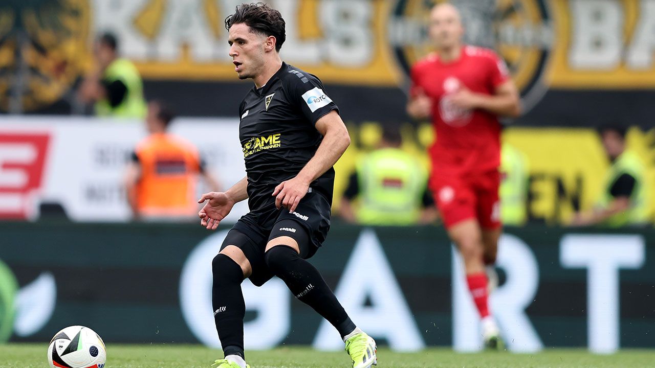 Rot Weiss Essen vs. Alemannia Aachen.