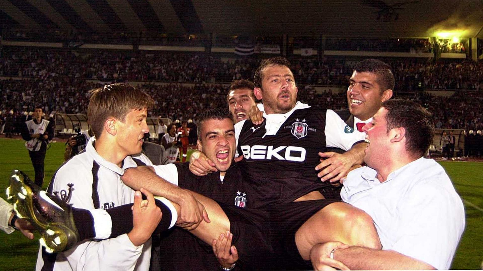 Besiktas Galatasaray Sergen Yalcin Super Lig 05252003