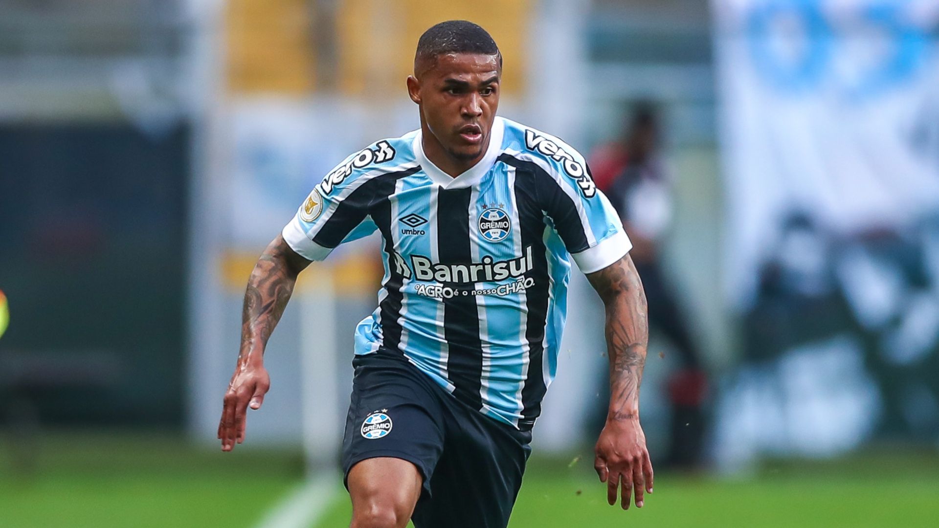 Douglas Costa no clássico Grêmio x Inter, 10072021Brasileirão,