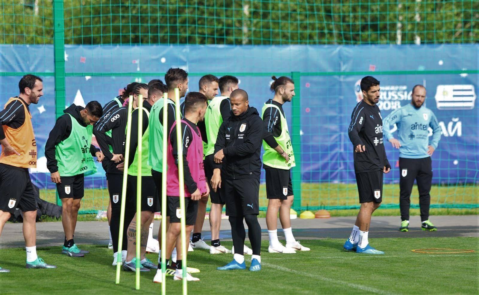 Treino Uruguai 130618