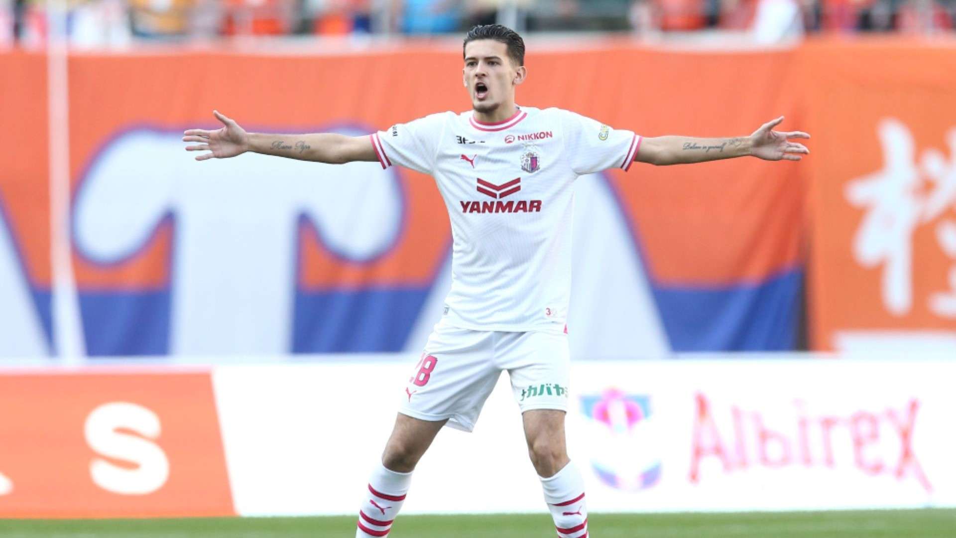 Justine Hubner debut di Cerezo Osaka