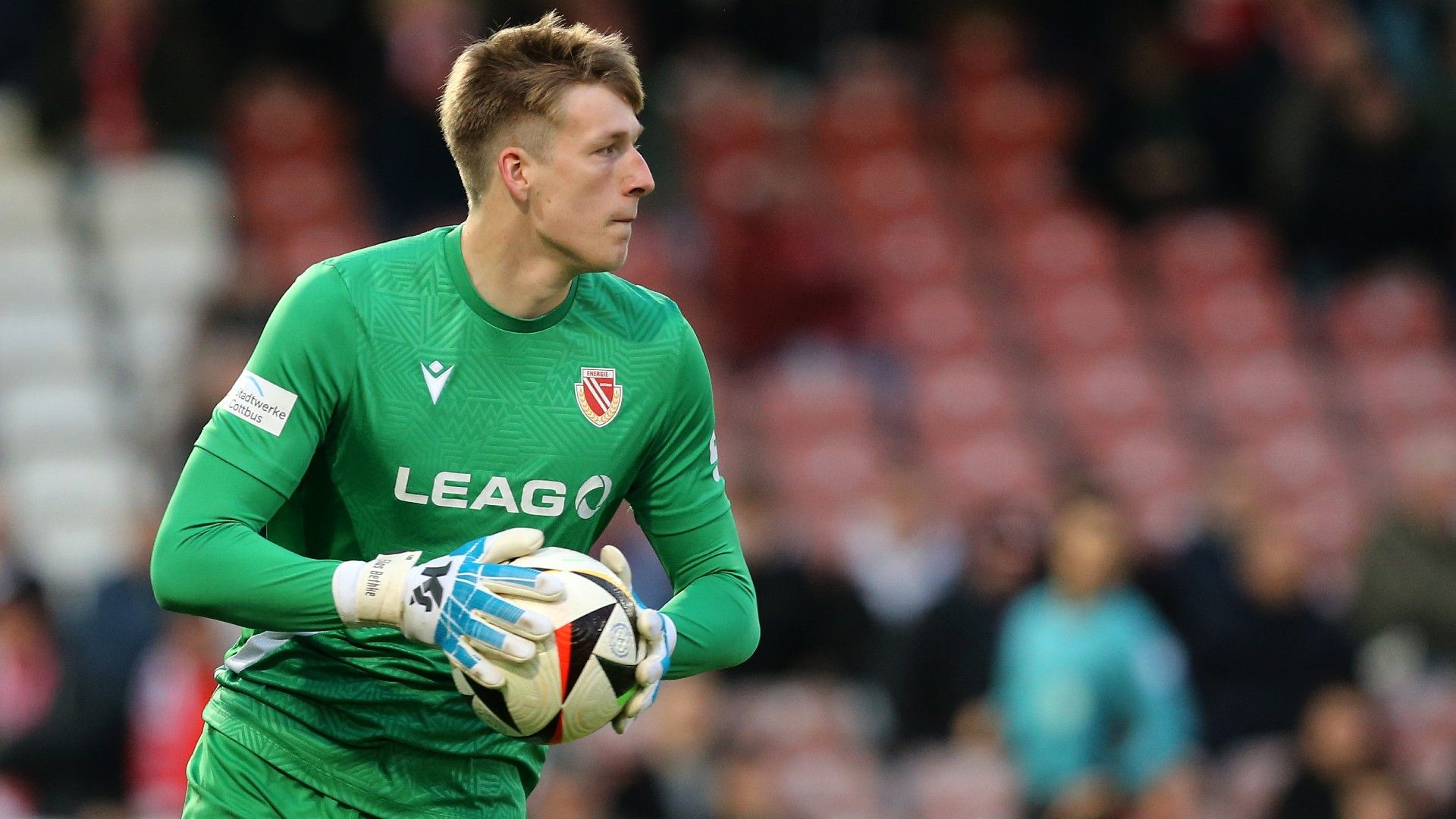 Elias Bethke of Cottbus looks on 