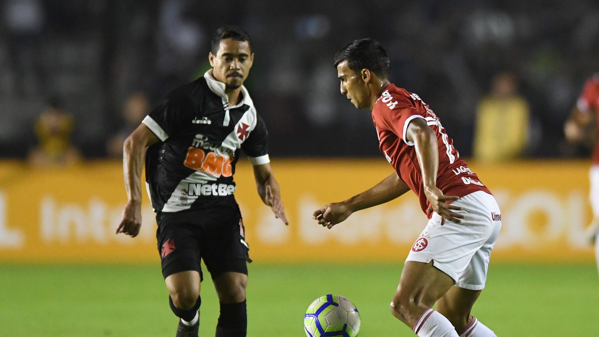 Pikachu Parede Vasco Internacional Brasileirão Série A 07062019