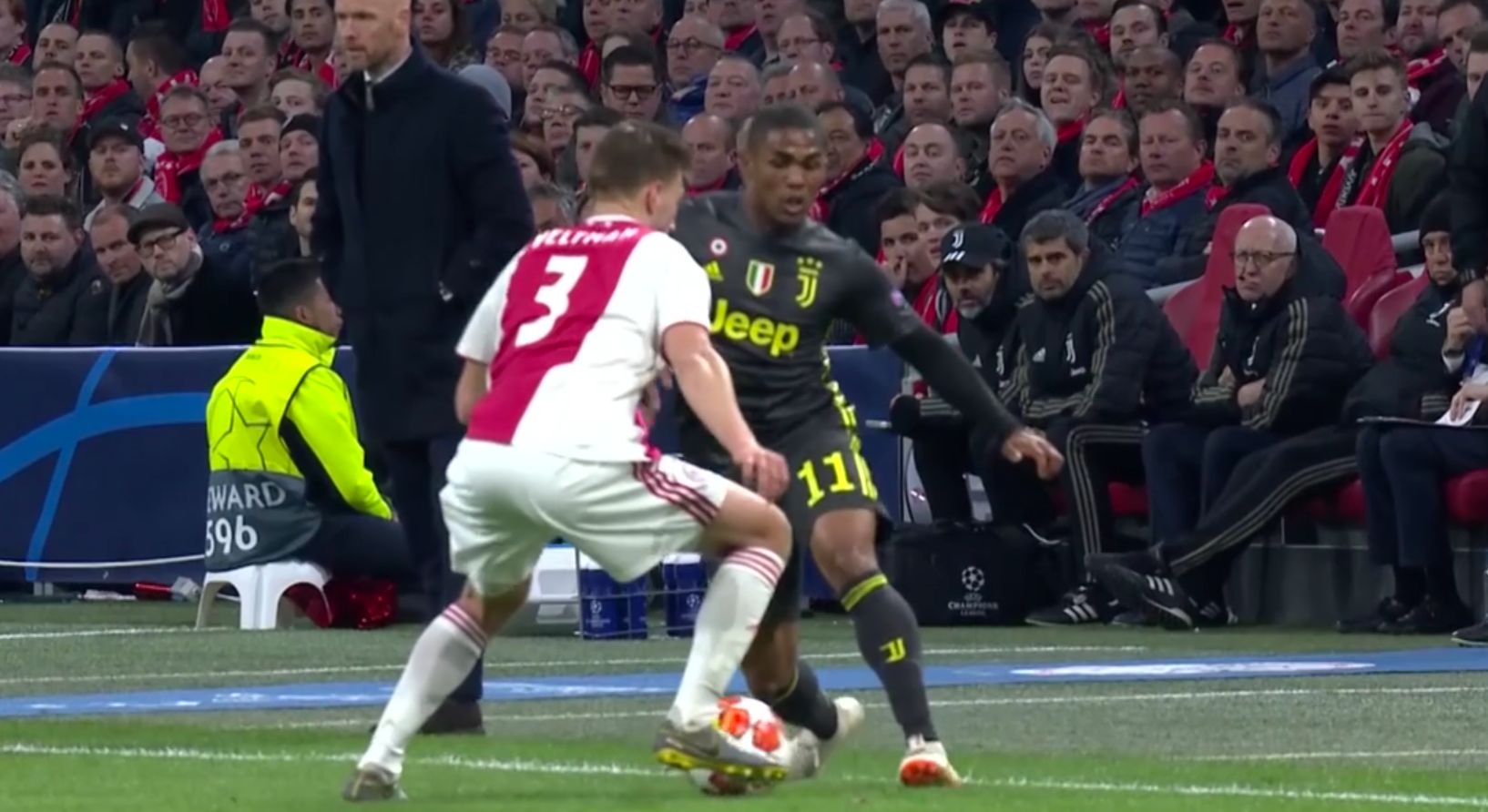 Douglas Costa Ajax Juventus Champions League 2019