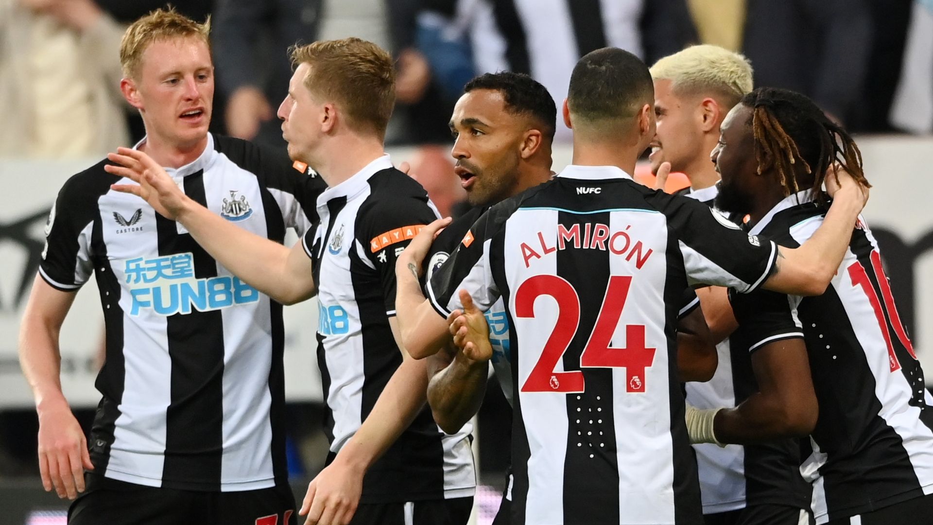 Newcastle celebrate goal vs Arsenal, Premier League 2021-22