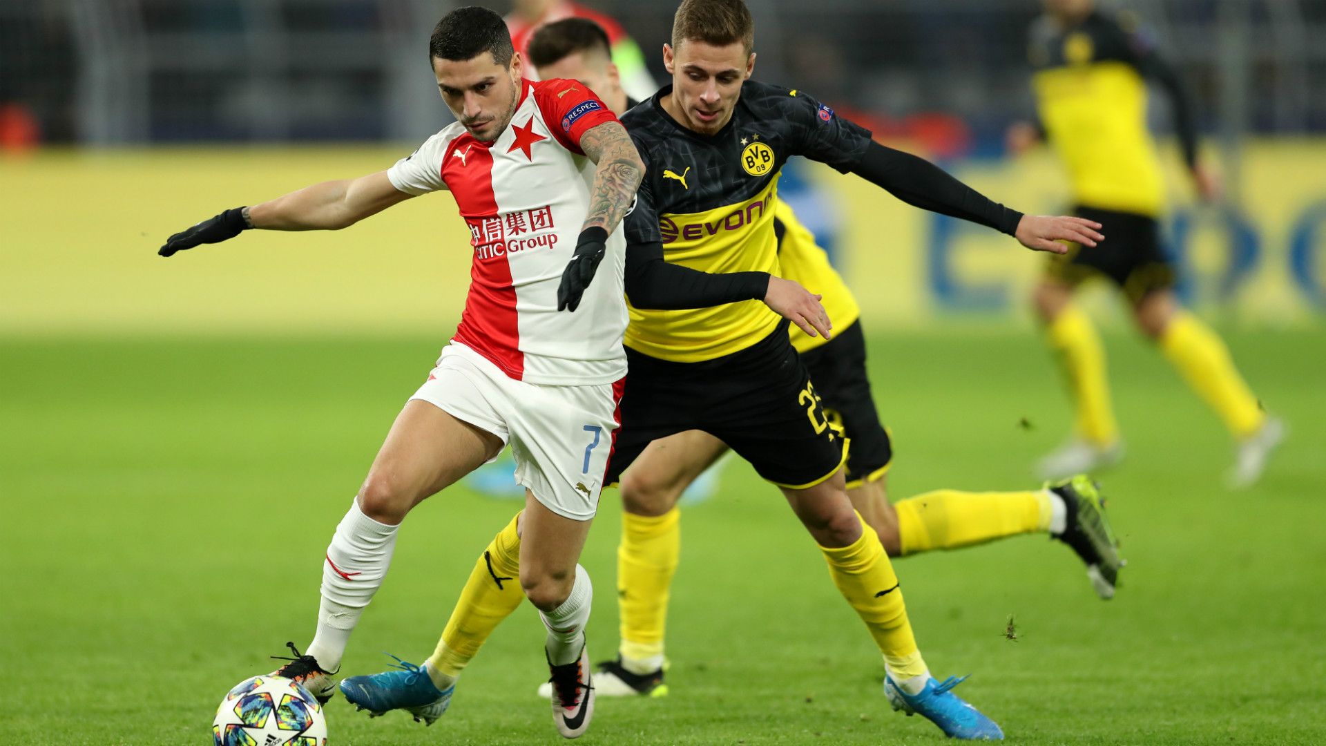 THORGAN HAZARD BORUSSIA DORTMUND