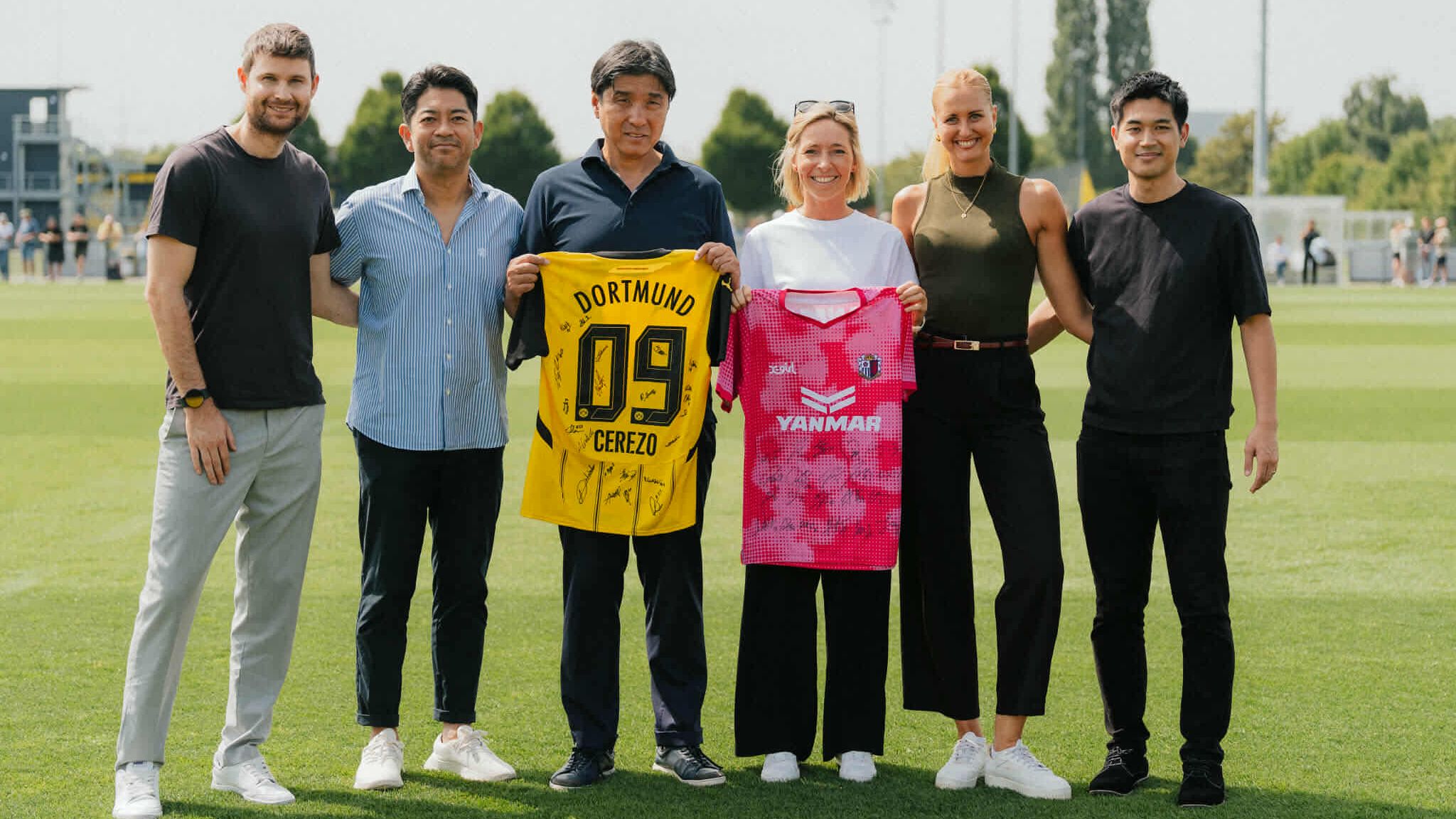 โบรุสเซีย ดอร์ทมุนด์ และ เซเรโซ่ โอซาก้า