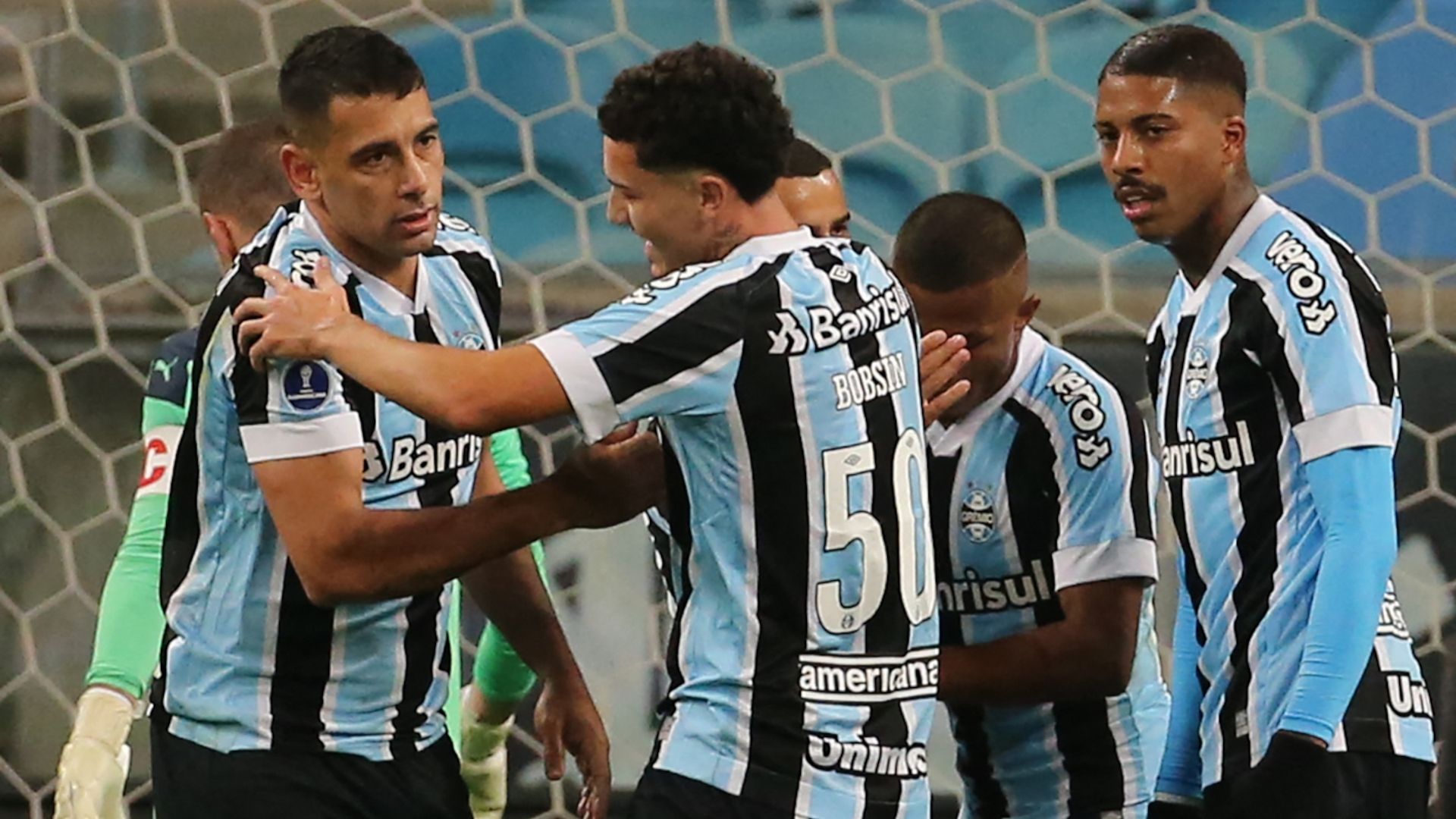 Diego Souza, Bobsin, Jean Pyerre em Grêmio x LDU, oitavas da Sul-Americana, 20072021