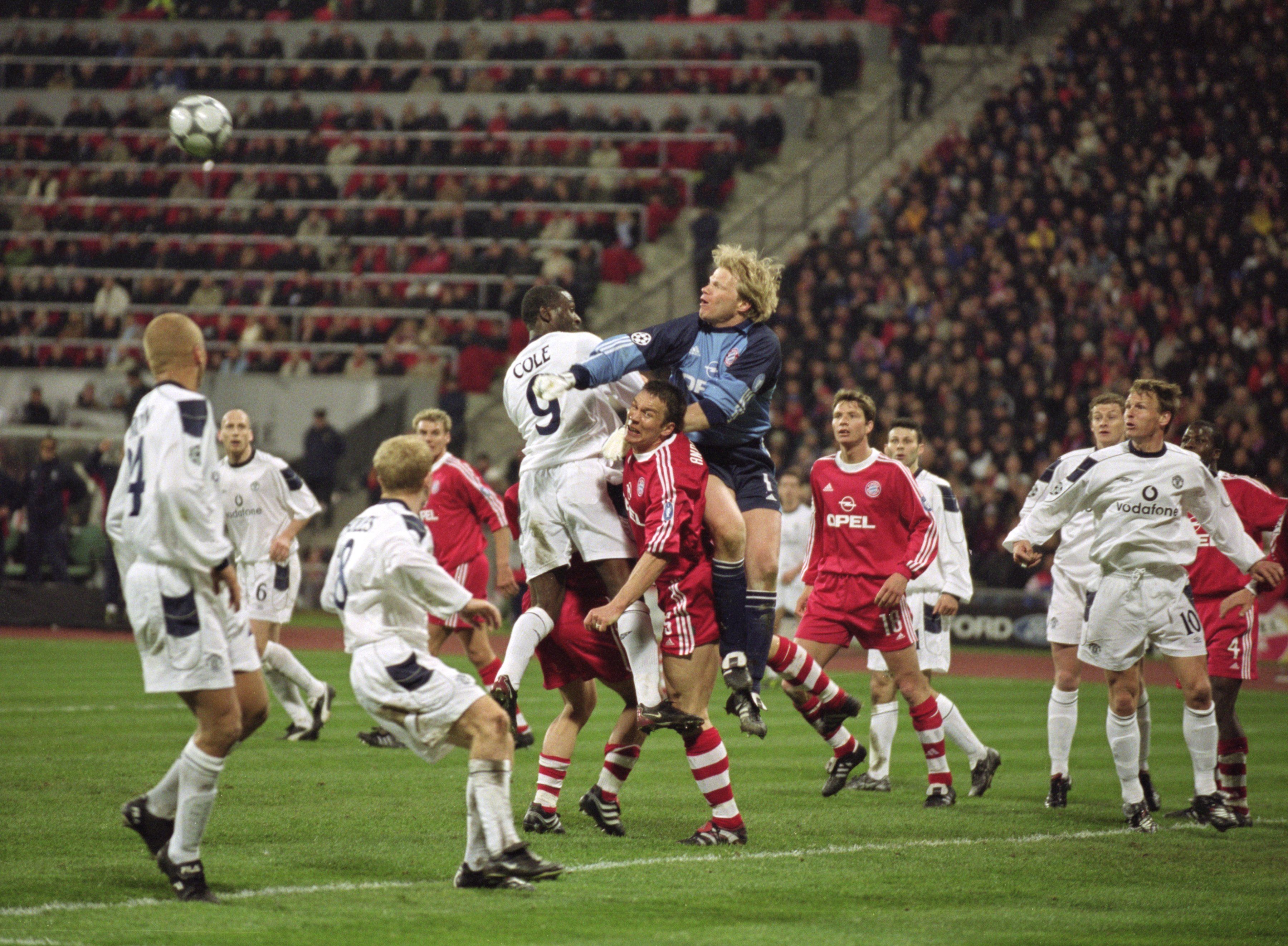 Oliver Kahn - Bayern München v Manchester United